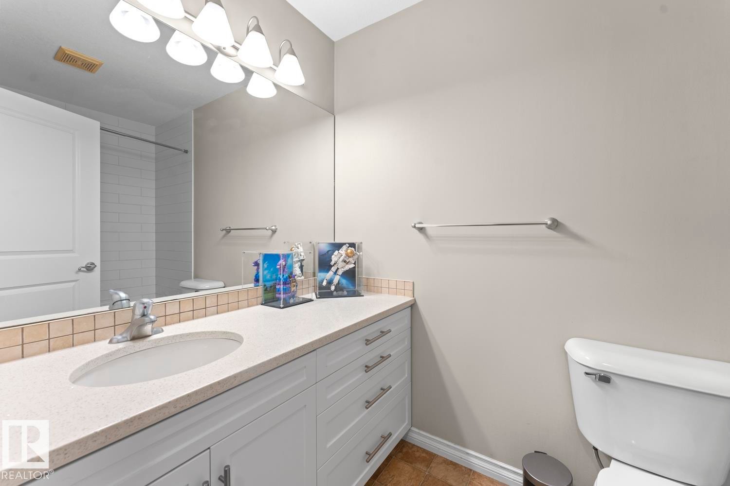 












5 1001 7 Avenue

,
Cold Lake,




AB
T9M 0C4


