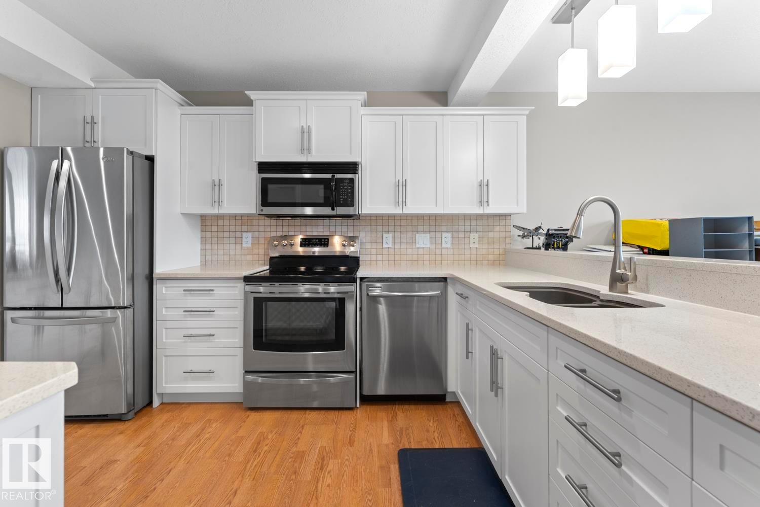












5 1001 7 Avenue

,
Cold Lake,




AB
T9M 0C4

