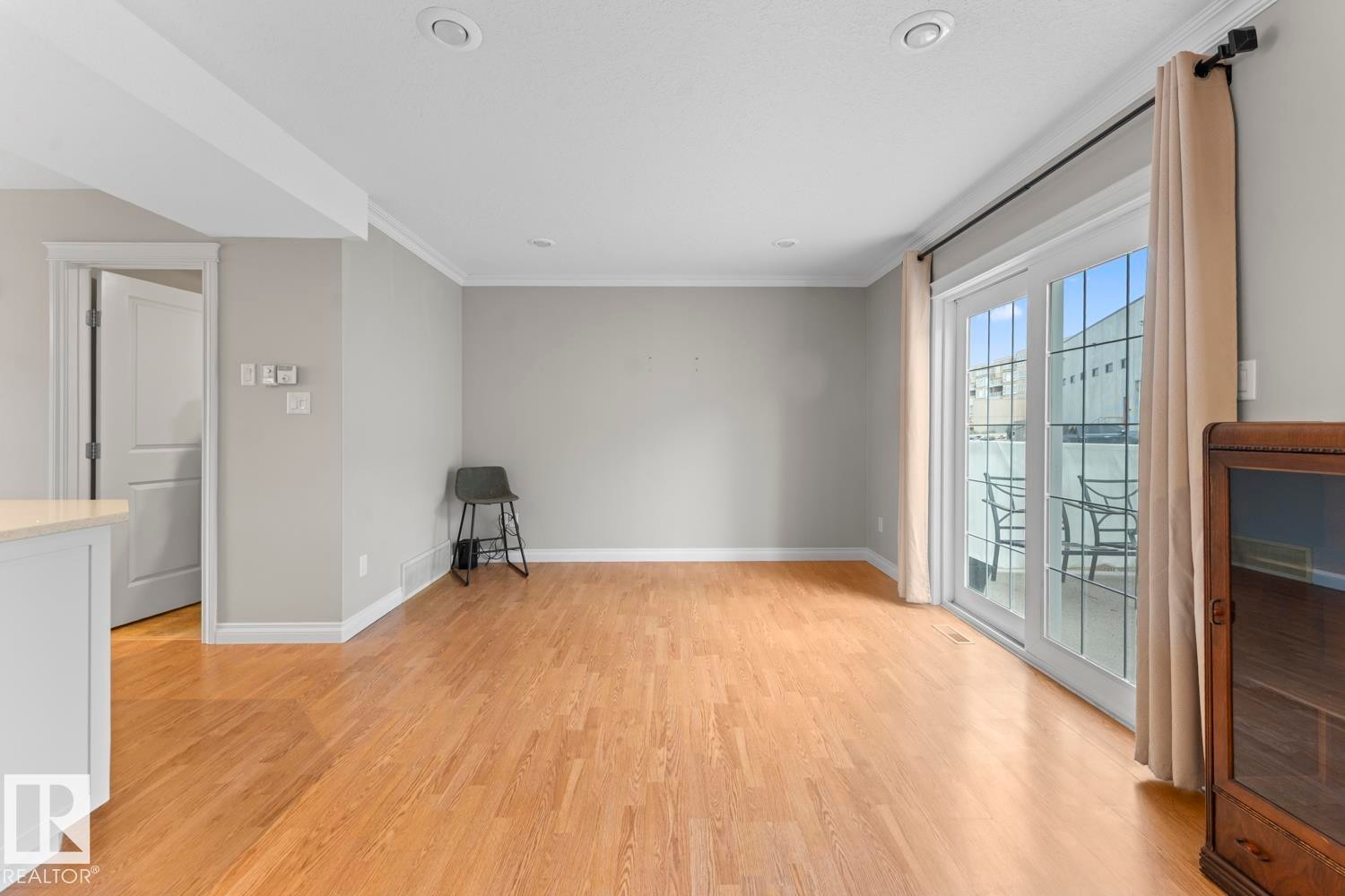 












5 1001 7 Avenue

,
Cold Lake,




AB
T9M 0C4

