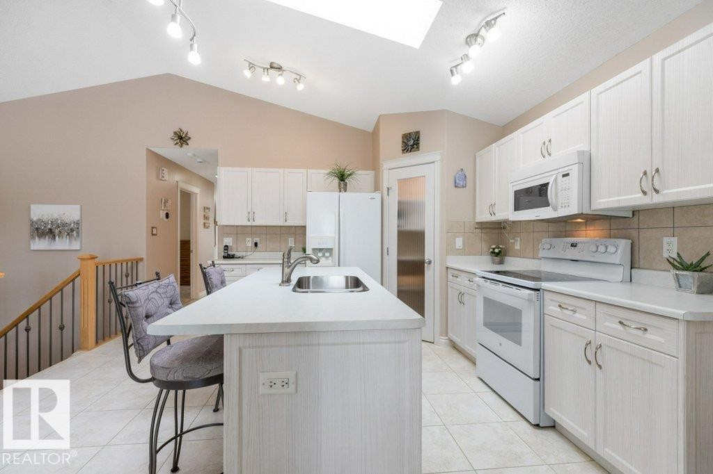 












6712 SPEAKER Place

,
Edmonton,




AB
T6R 0N9

