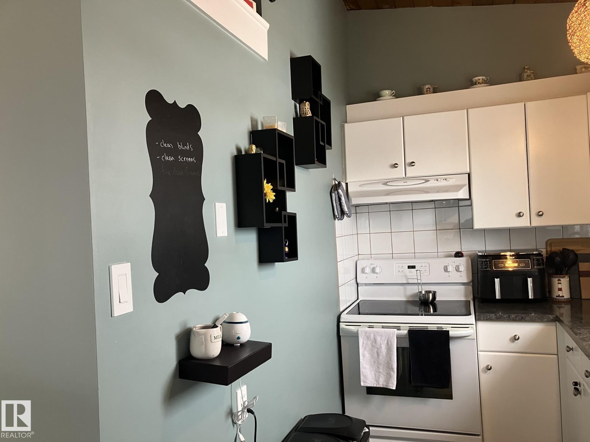 












14622 118 Street

,
Edmonton,




AB
T5X 2J4

