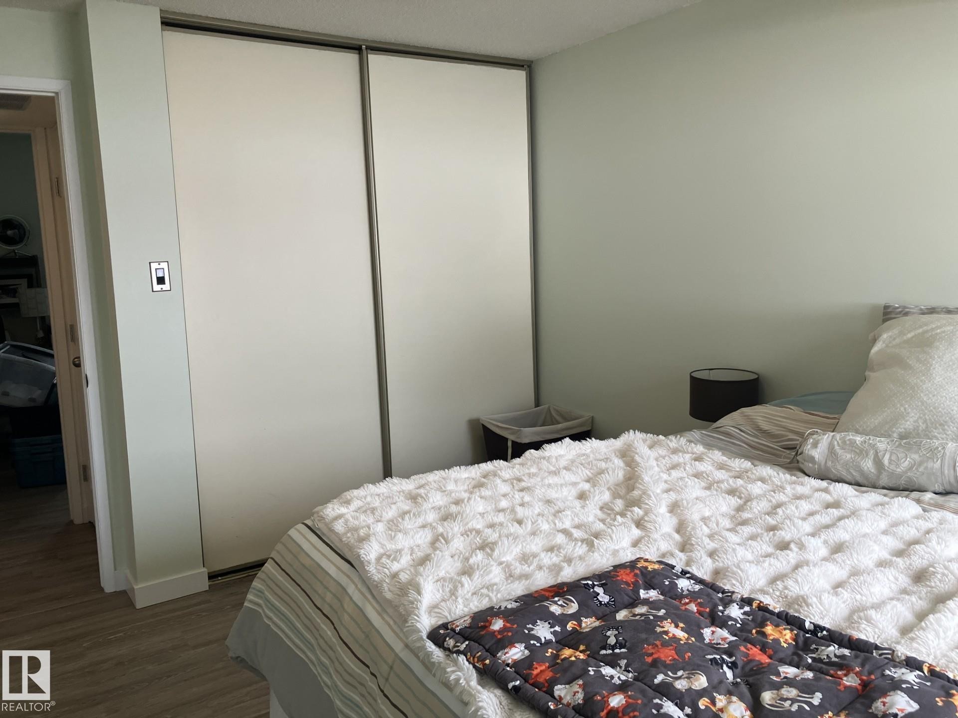 












14622 118 Street

,
Edmonton,




AB
T5X 2J4

