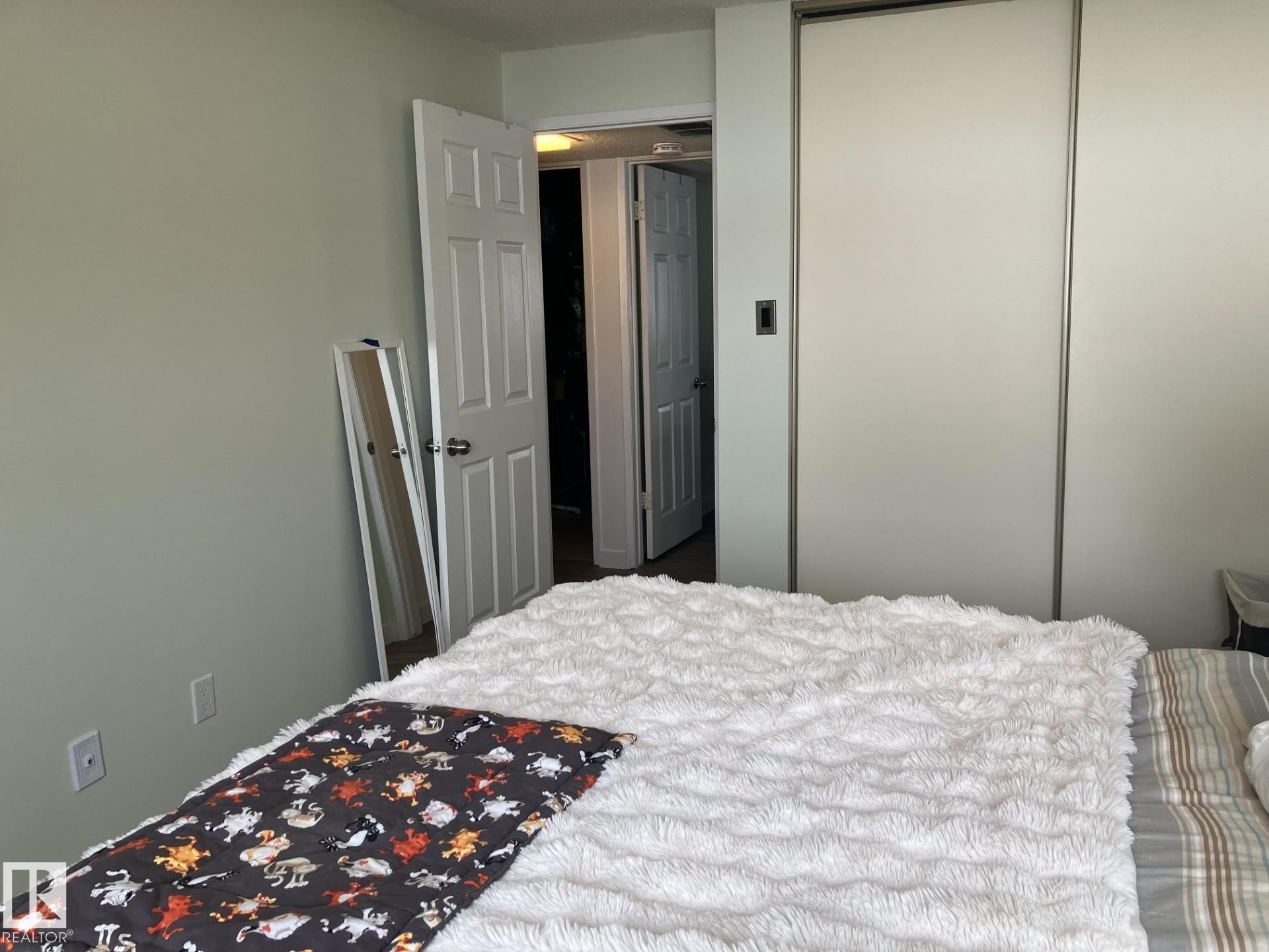 












14622 118 Street

,
Edmonton,




AB
T5X 2J4

