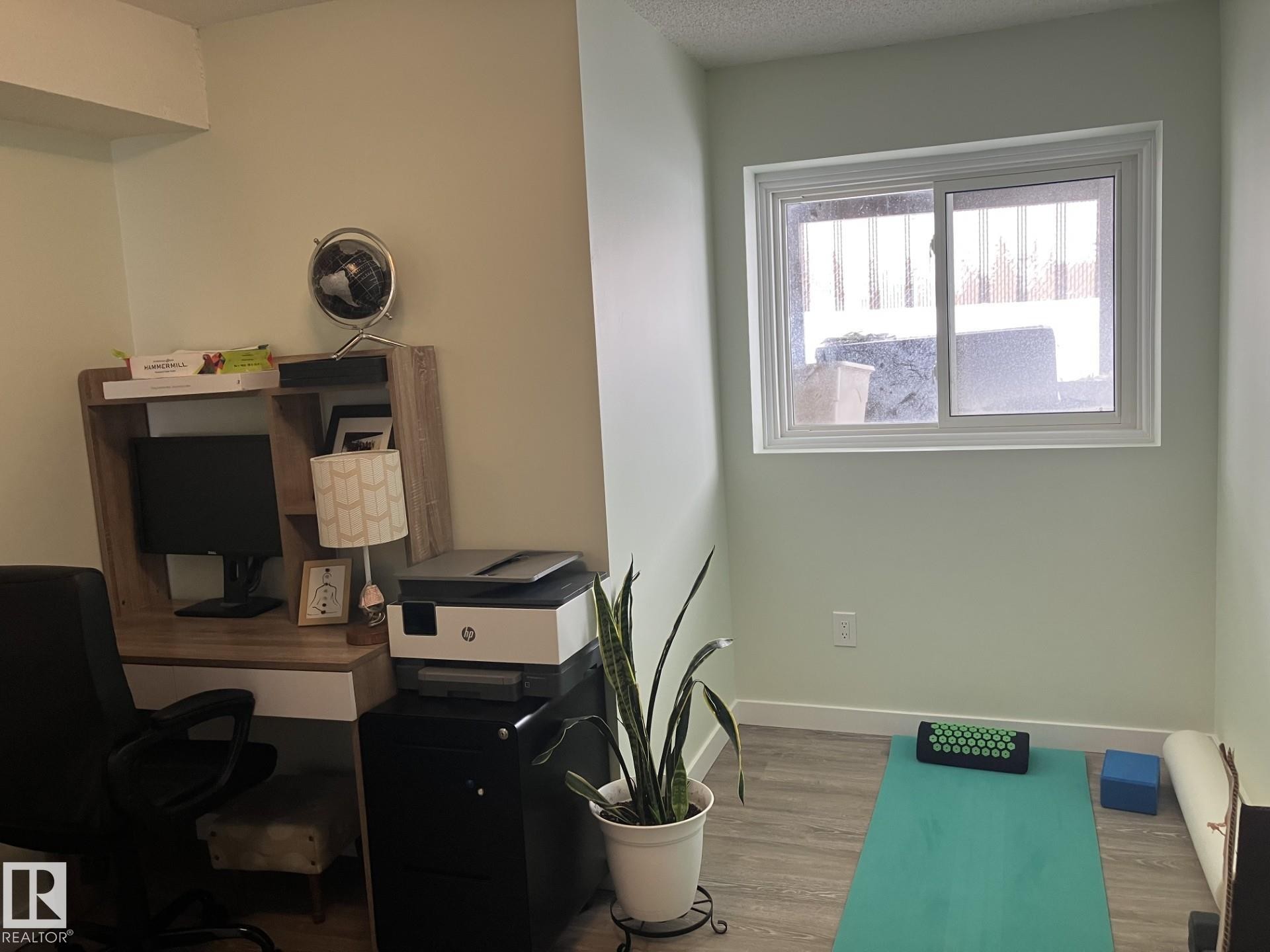 












14622 118 Street

,
Edmonton,




AB
T5X 2J4

