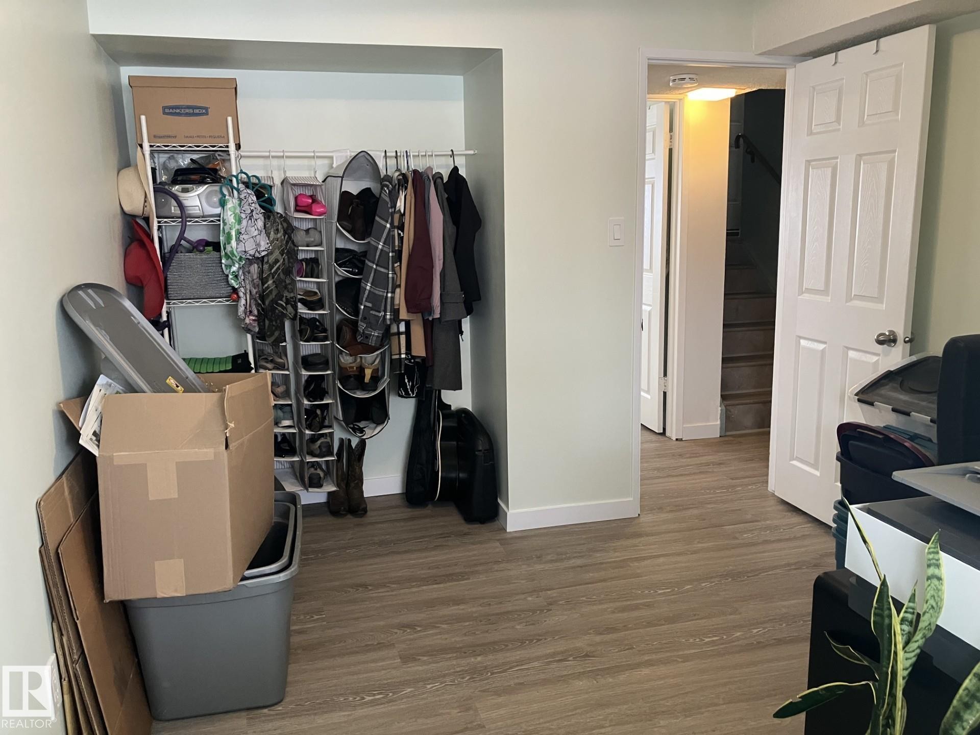 












14622 118 Street

,
Edmonton,




AB
T5X 2J4

