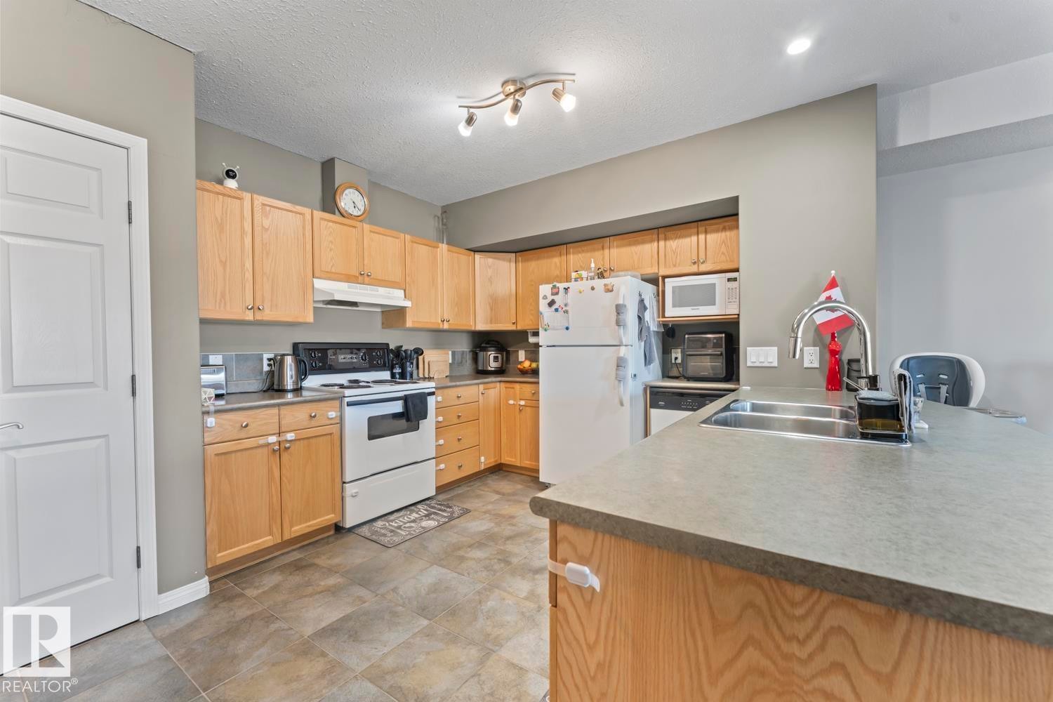 












107 801 11 Street

,
Cold Lake,




AB
T9M 1H5

