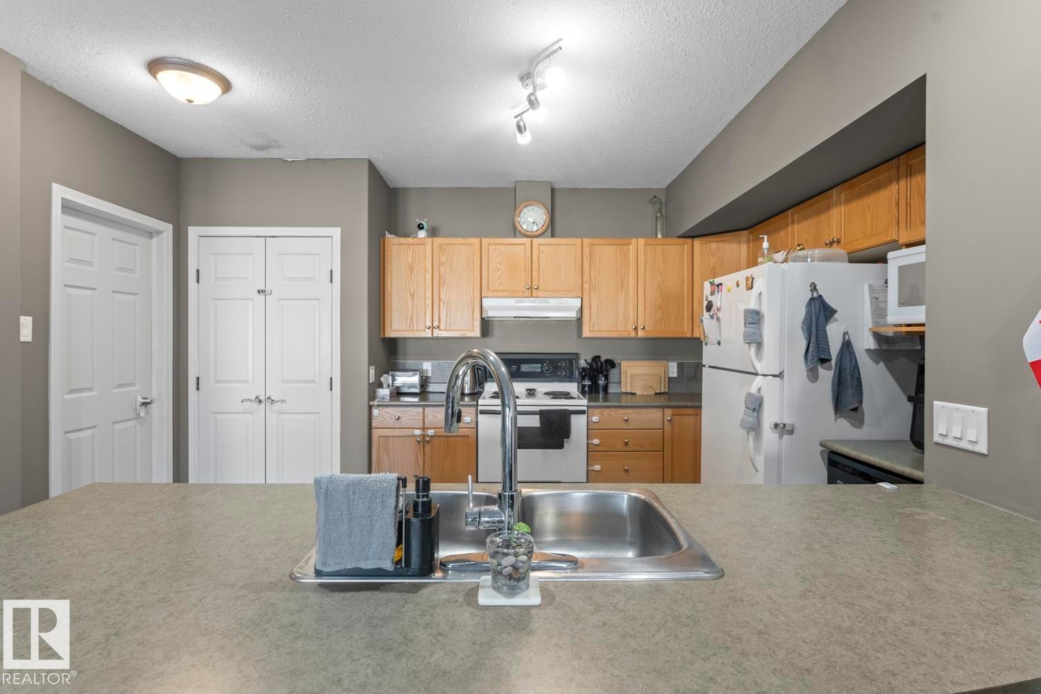 












107 801 11 Street

,
Cold Lake,




AB
T9M 1H5

