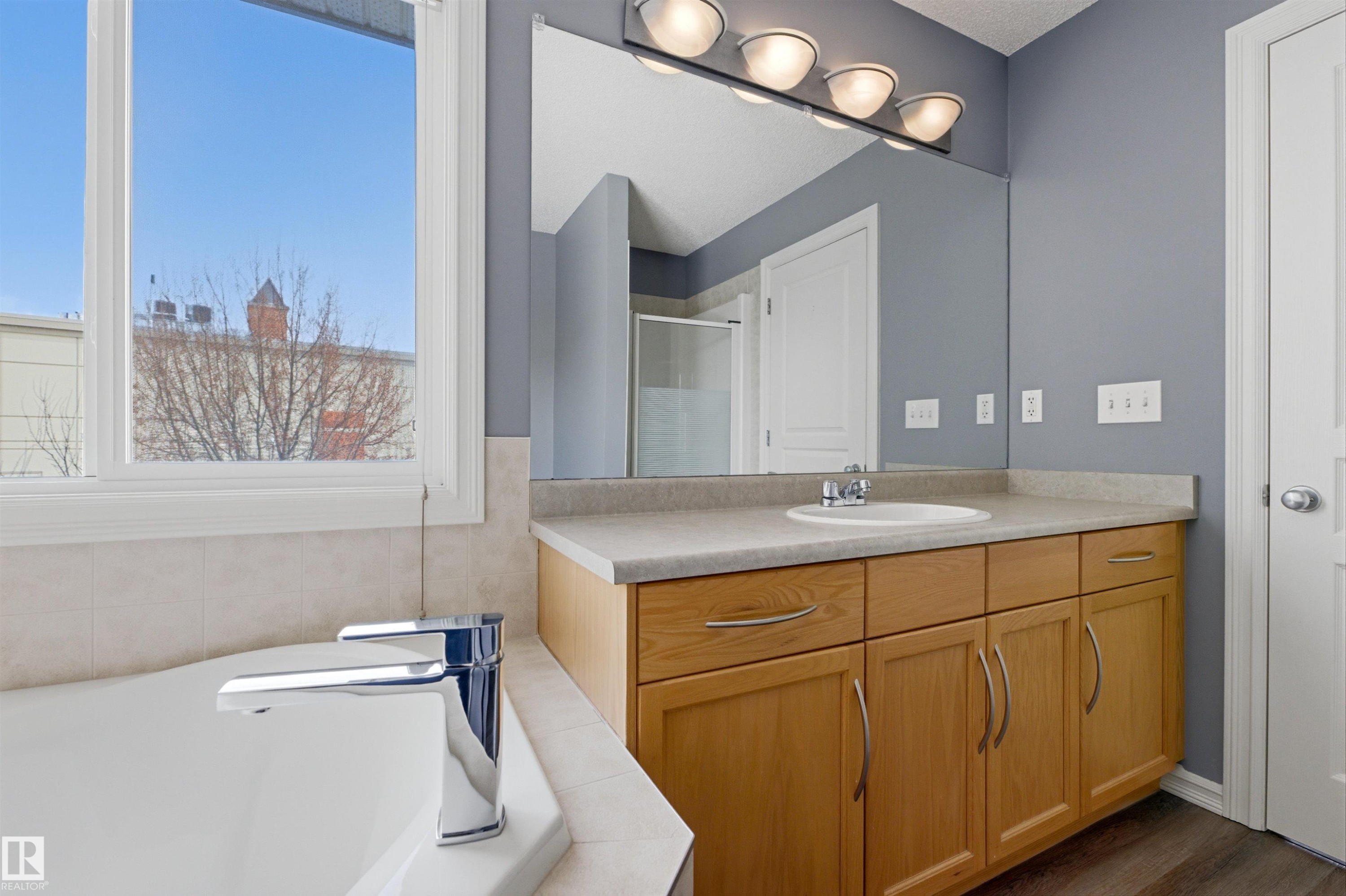 












125 RUE MASSON

,
Beaumont,




AB
T4X 1S8

