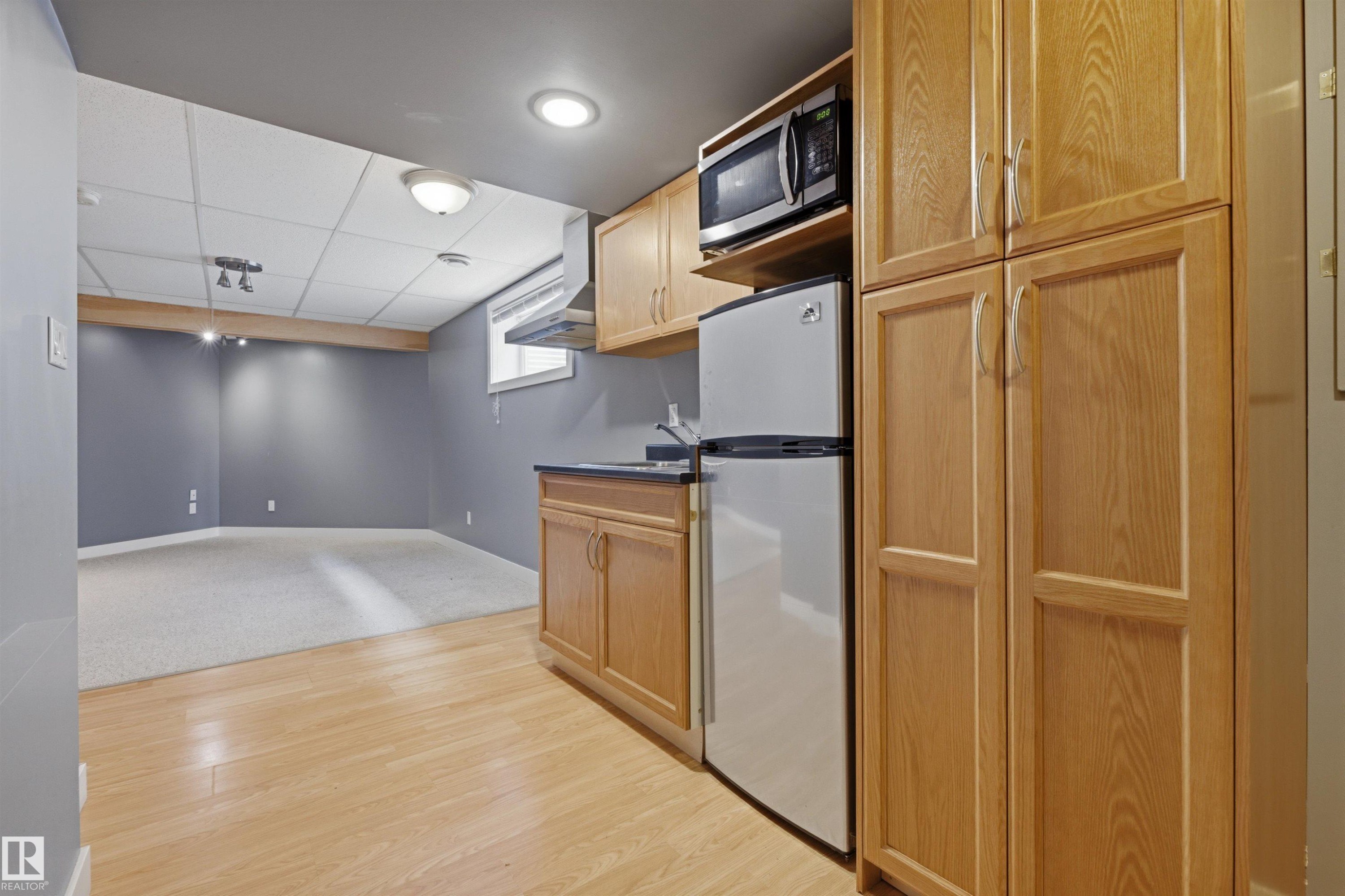 












125 RUE MASSON

,
Beaumont,




AB
T4X 1S8

