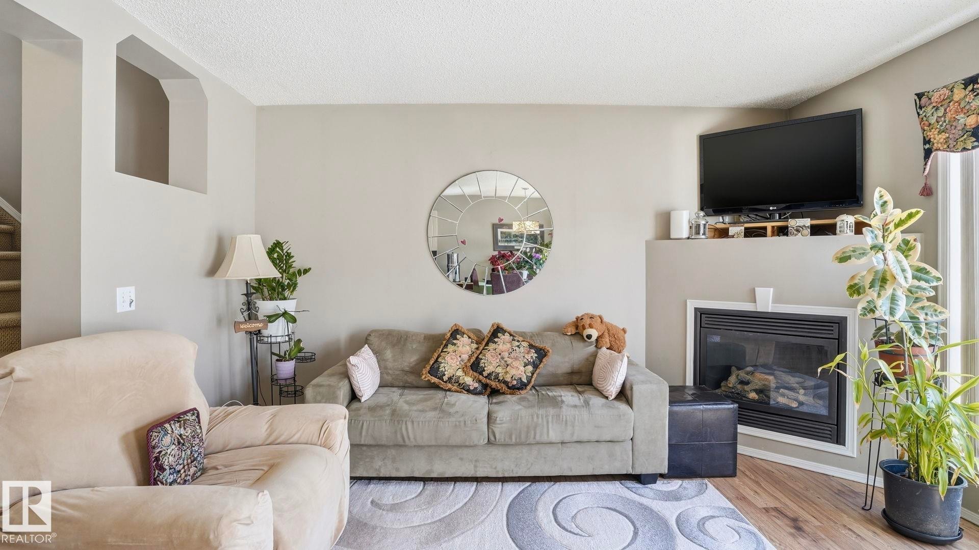 












47 Vaughn Avenue

,
Spruce Grove,




AB
T7X 4R9

