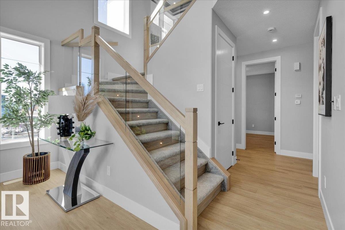 












207 STARLING

,
Fort Saskatchewan,




AB
T8L 0Y3

