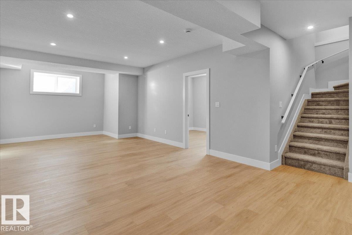 












207 STARLING

,
Fort Saskatchewan,




AB
T8L 0Y3

