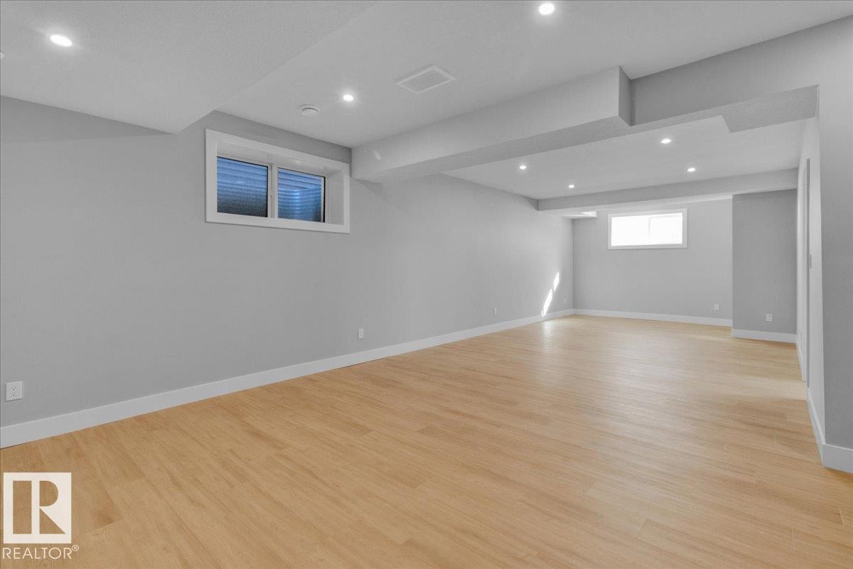 












207 STARLING

,
Fort Saskatchewan,




AB
T8L 0Y3

