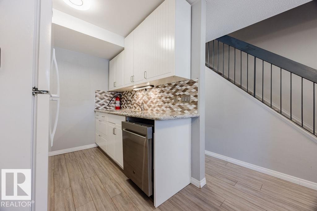 












12032 25 Avenue

,
Edmonton,




AB
T6J 4L3

