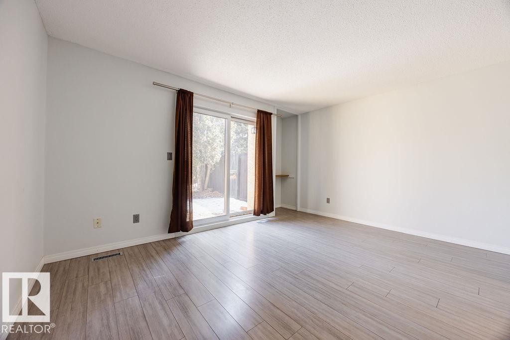 












12032 25 Avenue

,
Edmonton,




AB
T6J 4L3

