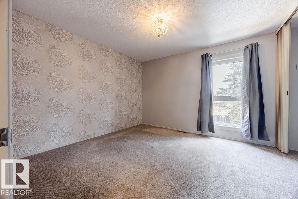 












12032 25 Avenue

,
Edmonton,




AB
T6J 4L3

