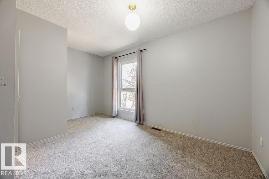 












12032 25 Avenue

,
Edmonton,




AB
T6J 4L3

