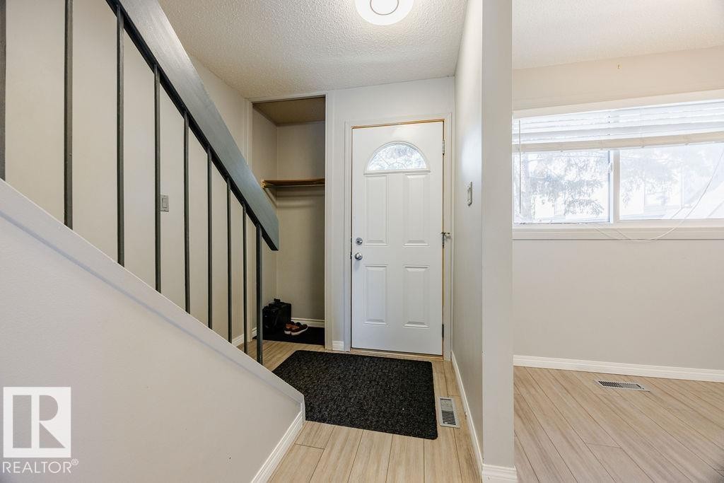 












12032 25 Avenue

,
Edmonton,




AB
T6J 4L3

