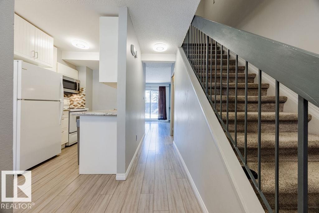 












12032 25 Avenue

,
Edmonton,




AB
T6J 4L3

