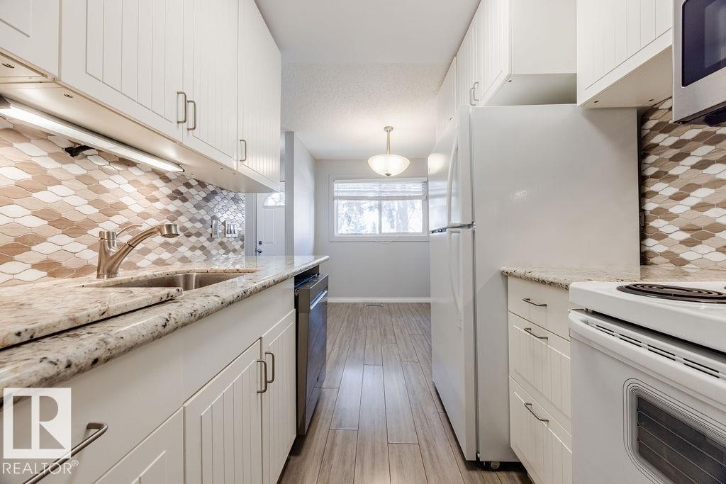 












12032 25 Avenue

,
Edmonton,




AB
T6J 4L3

