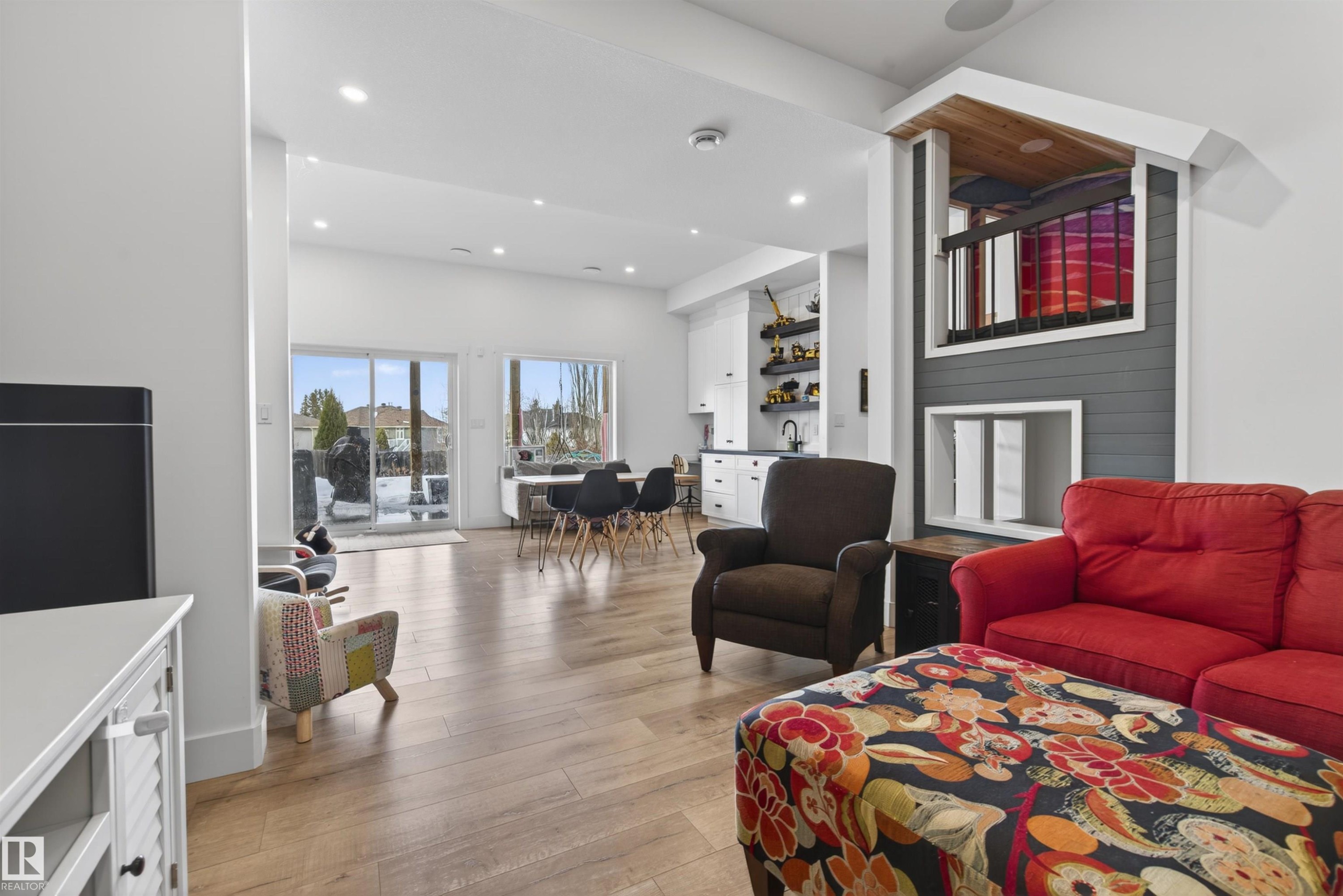 












2508 Lake Avenue

,
Cold Lake,




AB
T9M 0A1

