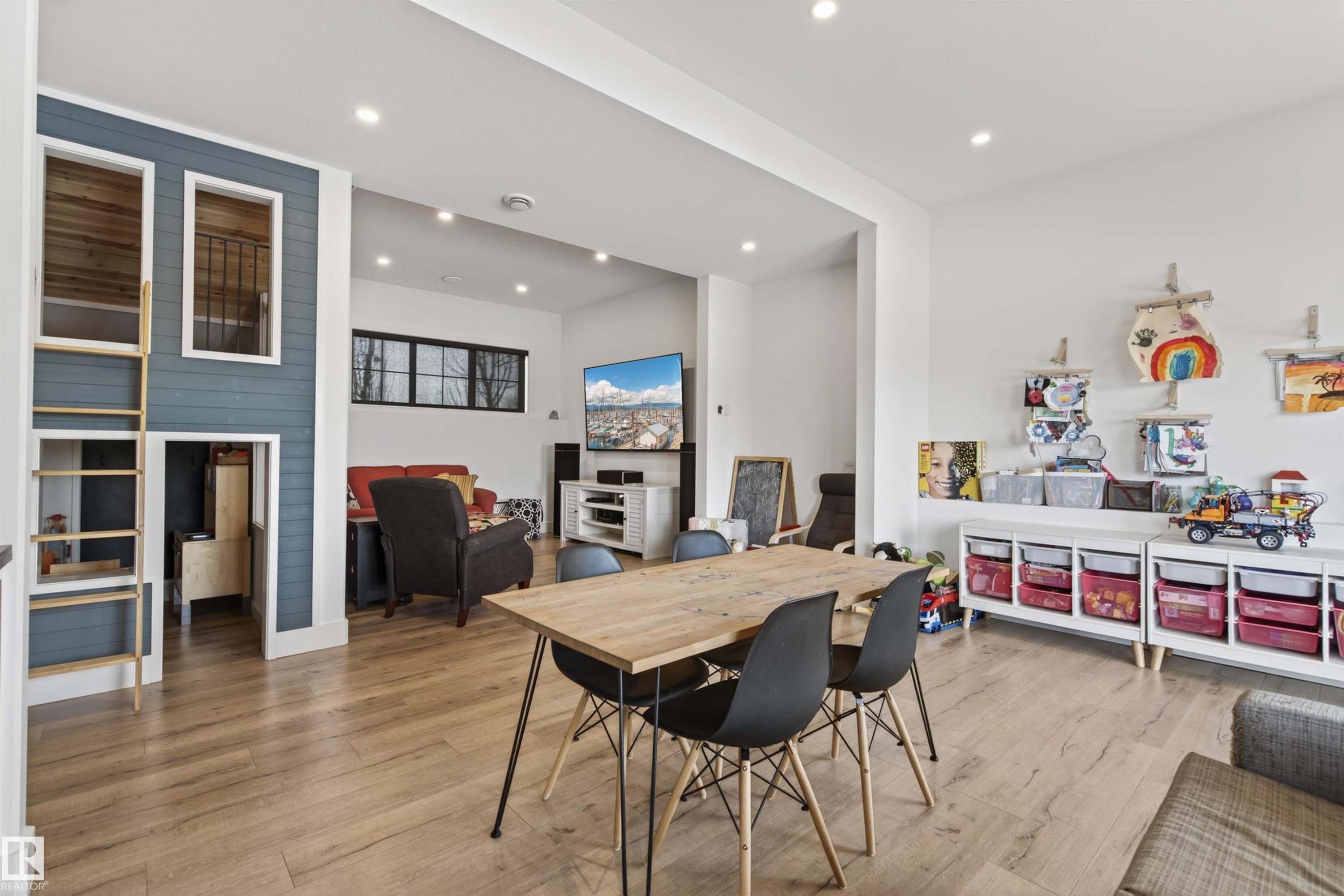 












2508 Lake Avenue

,
Cold Lake,




AB
T9M 0A1

