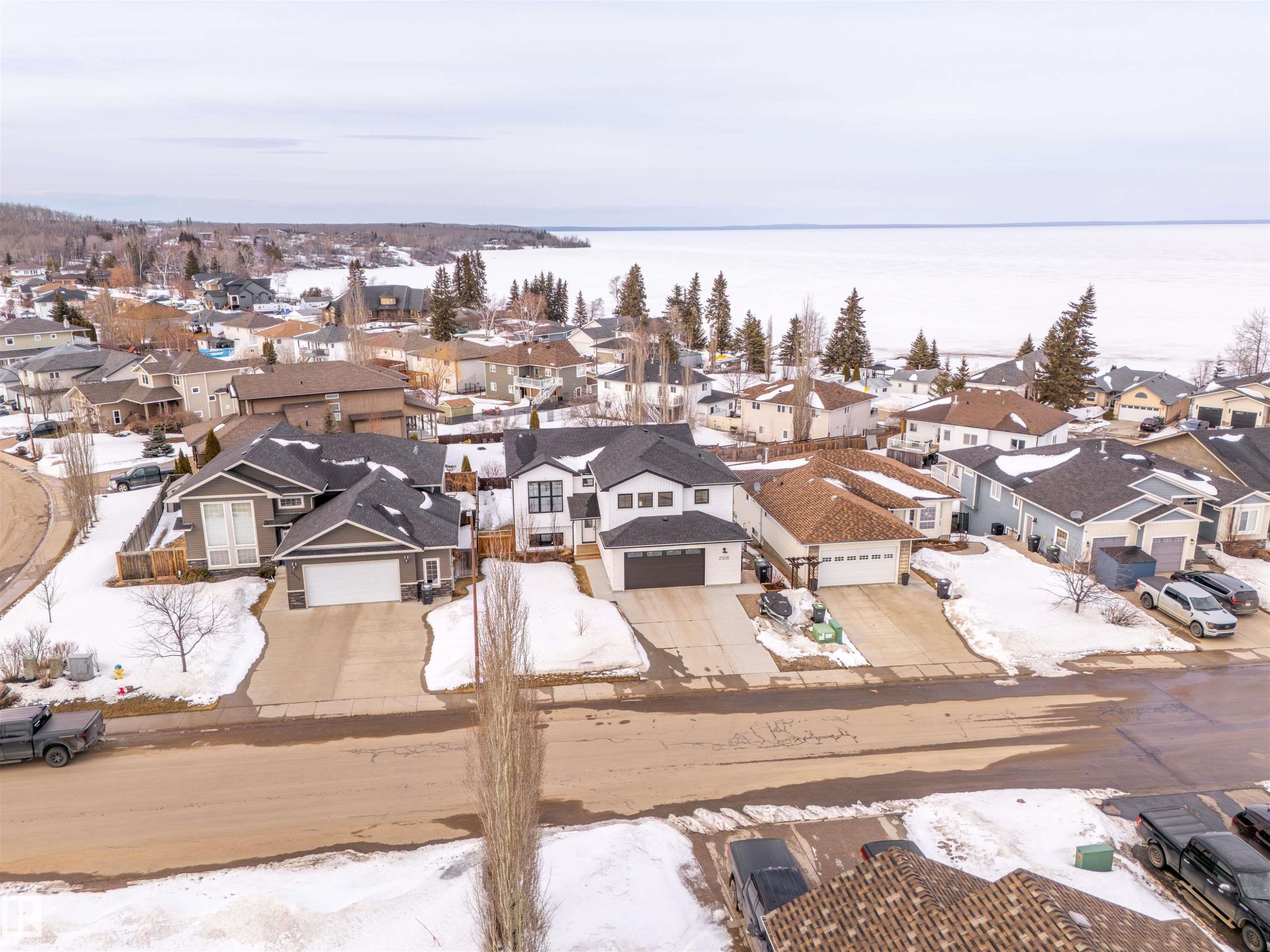 












2508 Lake Avenue

,
Cold Lake,




AB
T9M 0A1

