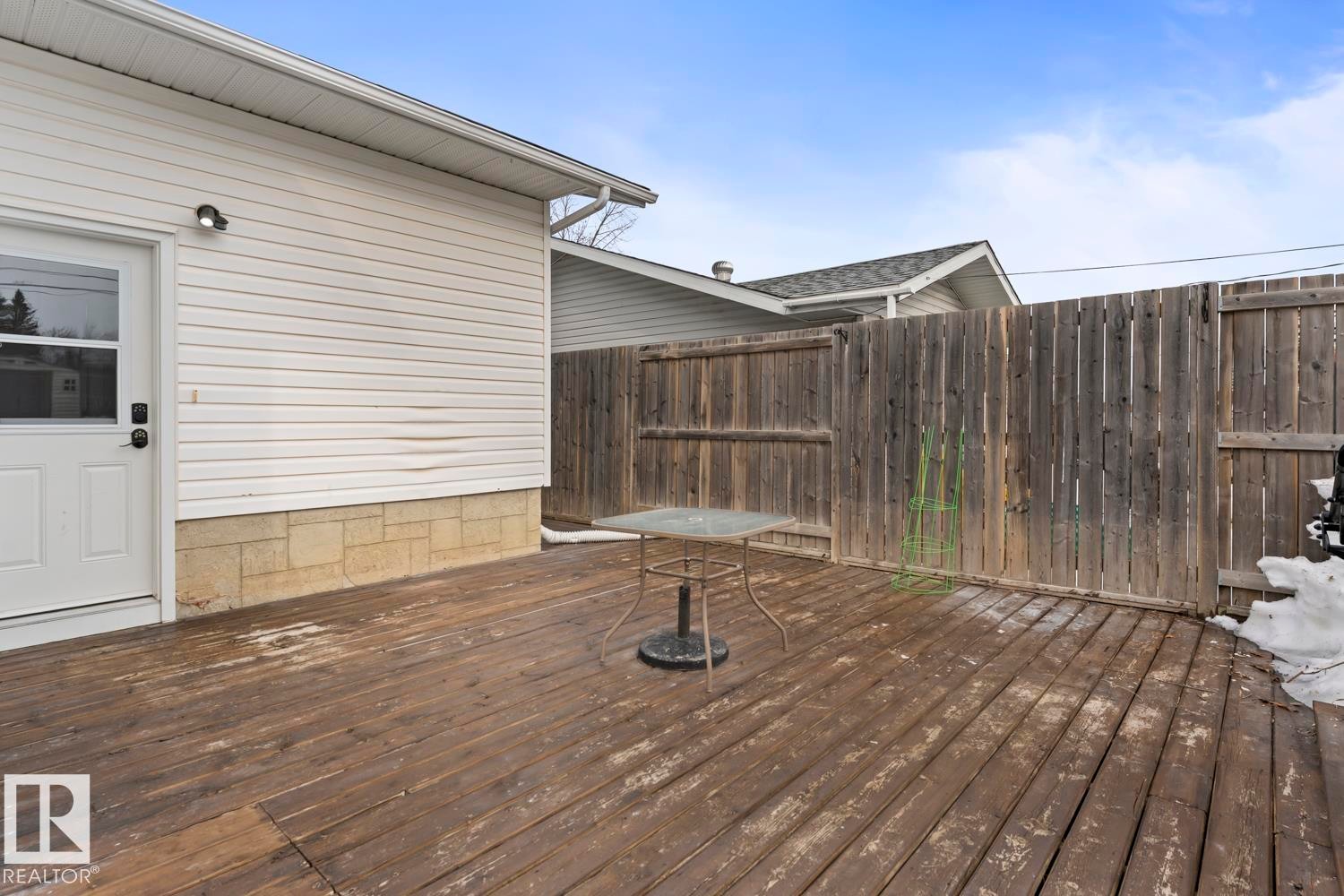 












517 10 Street

,
Cold Lake,




AB
T9M 1A9

