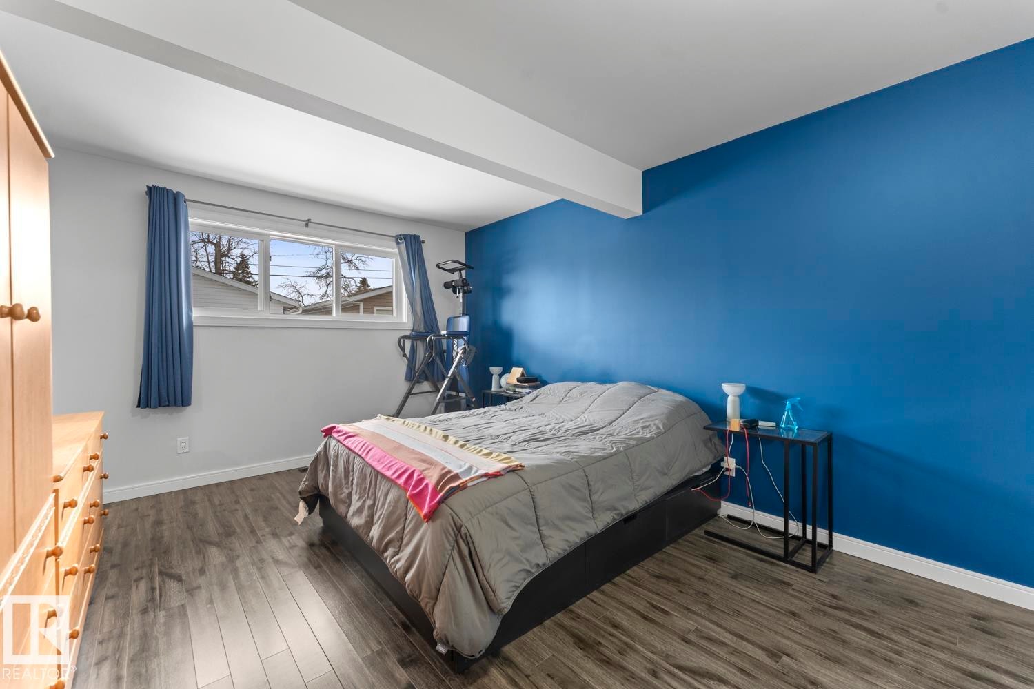 












517 10 Street

,
Cold Lake,




AB
T9M 1A9

