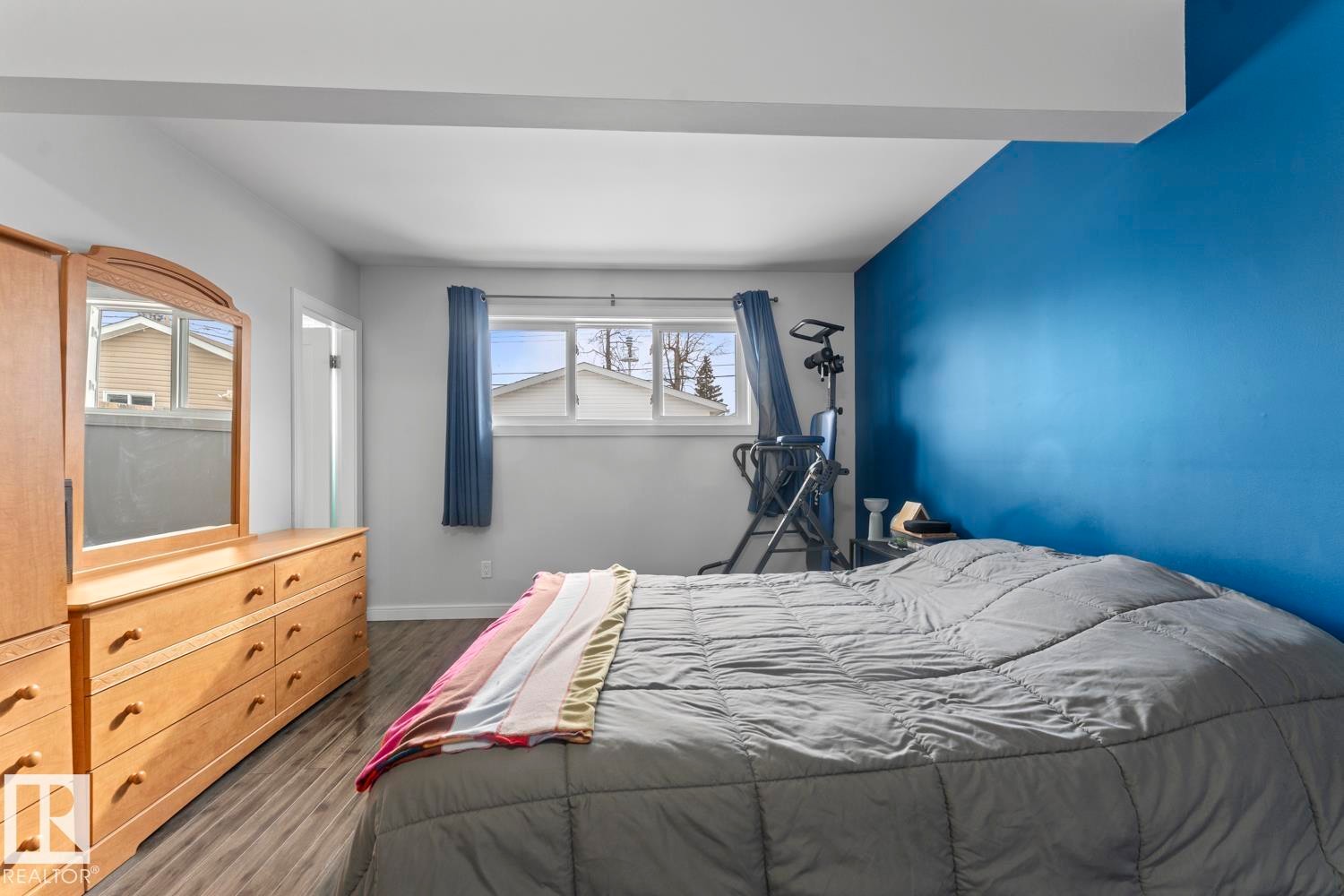 












517 10 Street

,
Cold Lake,




AB
T9M 1A9

