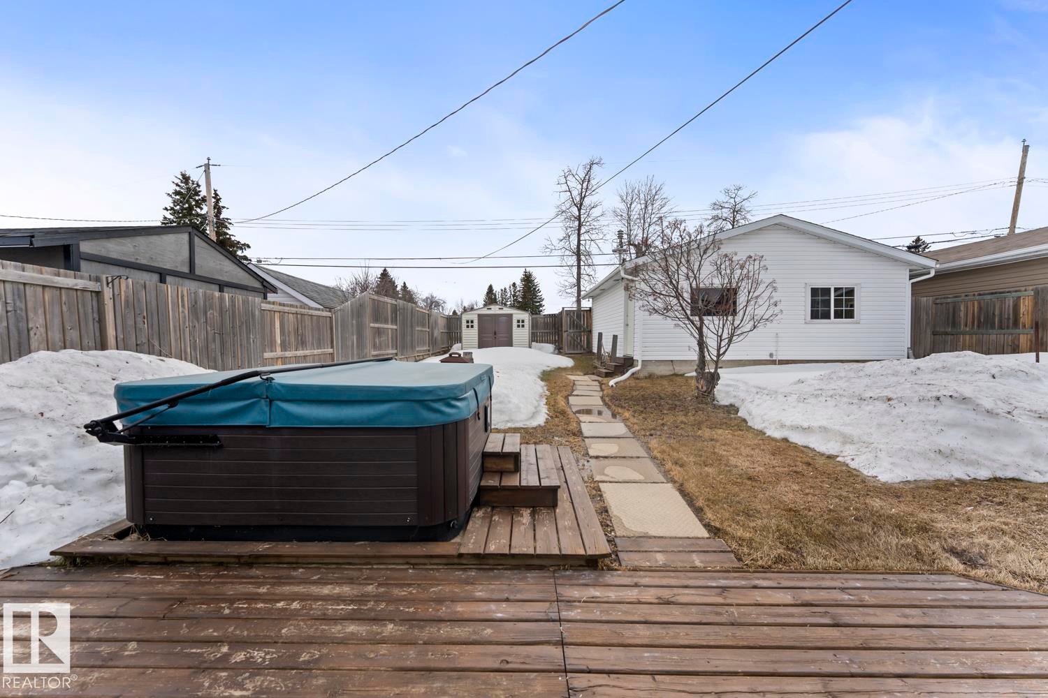 












517 10 Street

,
Cold Lake,




AB
T9M 1A9

