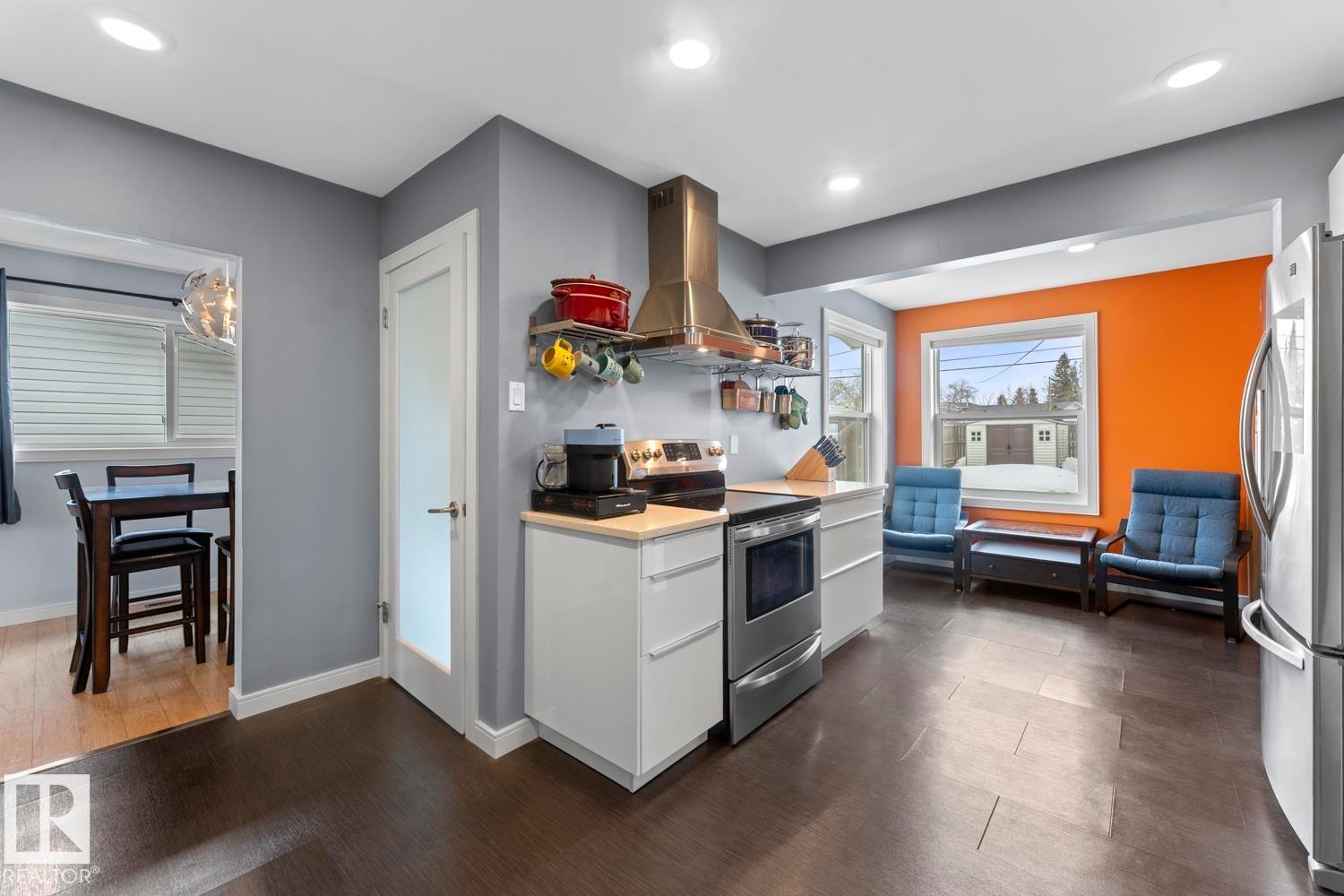 












517 10 Street

,
Cold Lake,




AB
T9M 1A9

