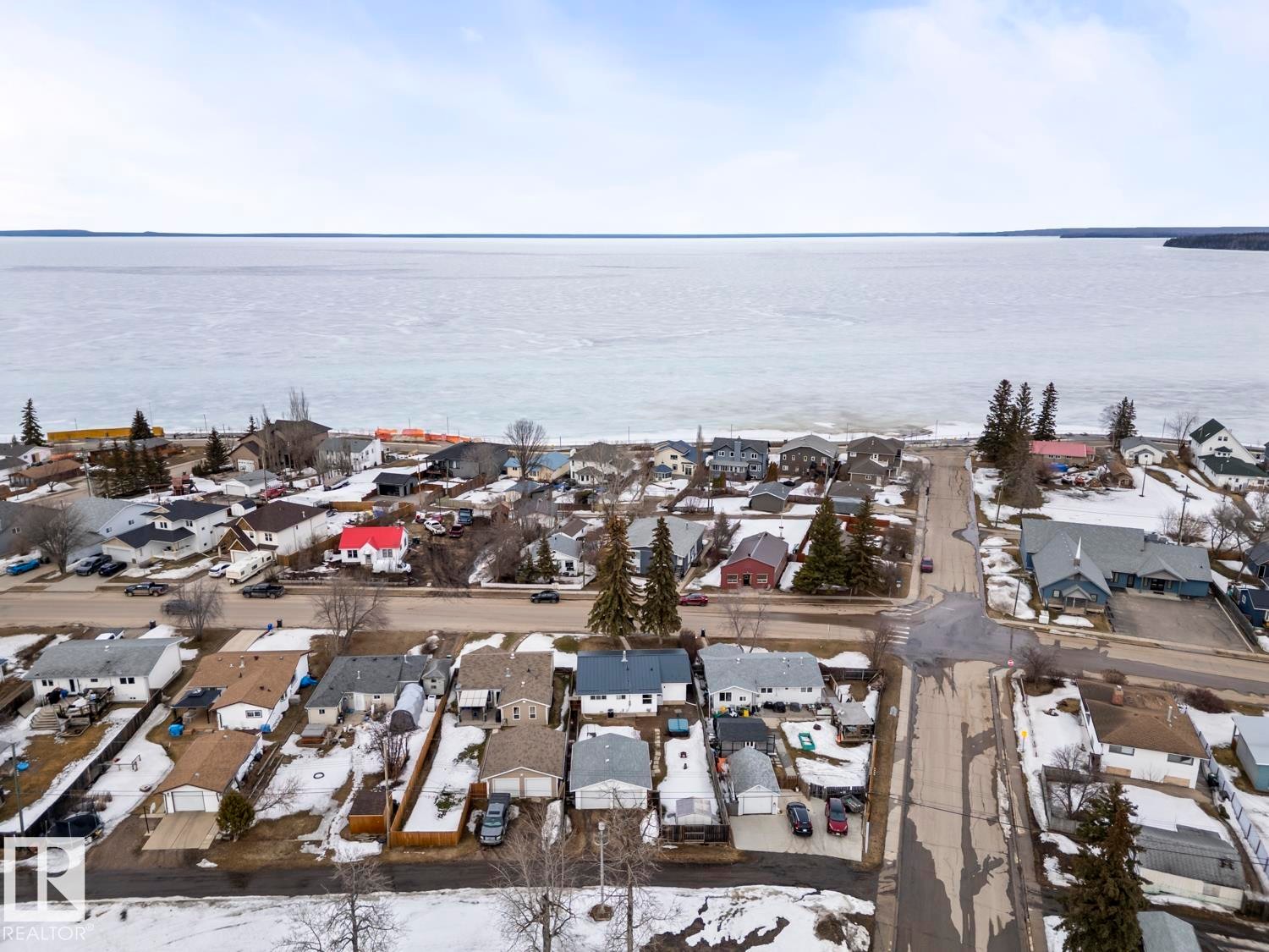 












517 10 Street

,
Cold Lake,




AB
T9M 1A9

