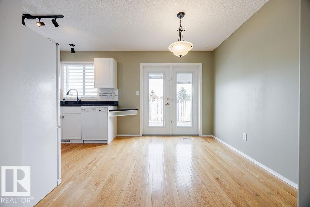 












17 65 CRANFORD Drive

,
Sherwood Park,




AB
T8H 1W5

