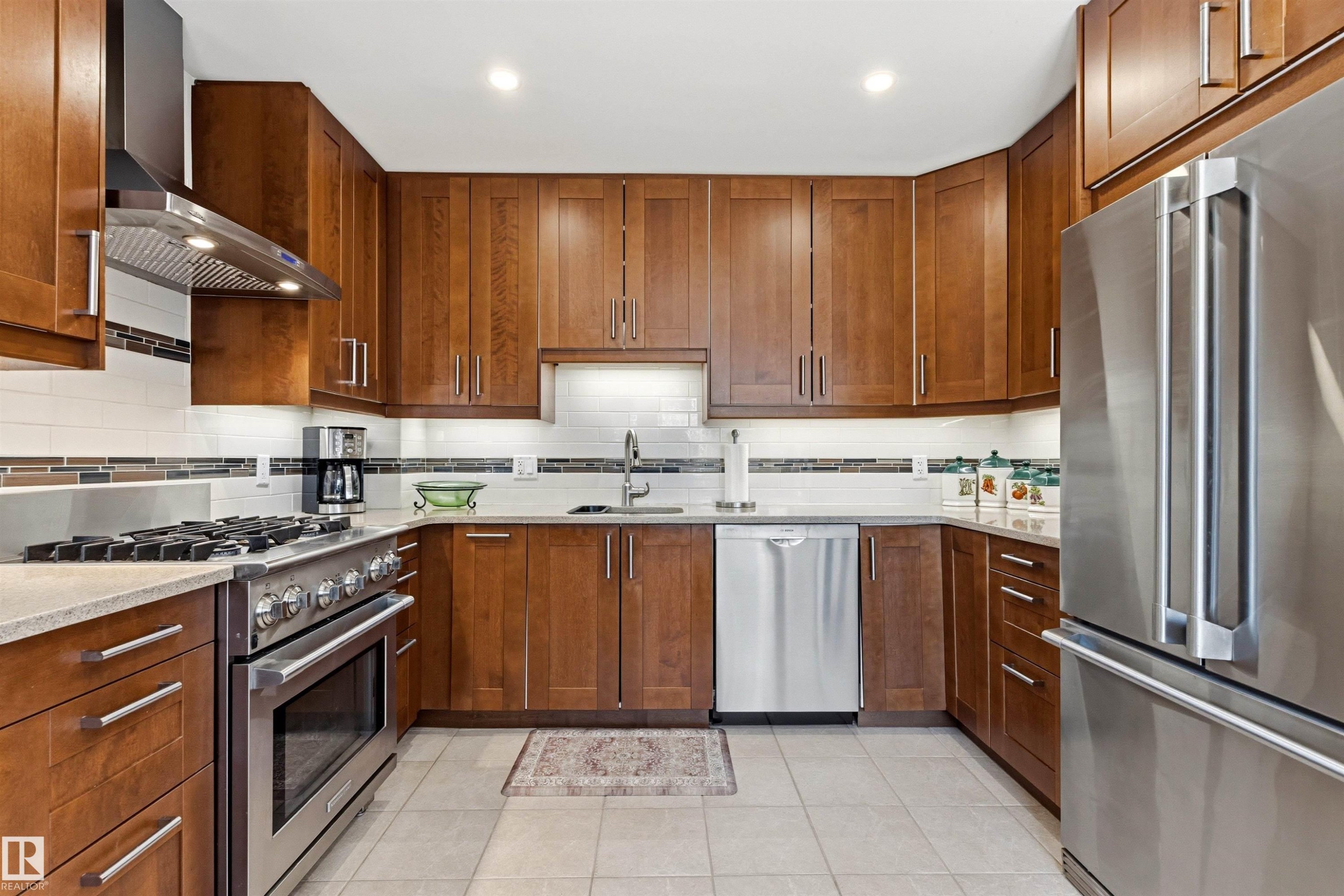 












6308 131 Street

,
Edmonton,




AB
T6H 3Y3

