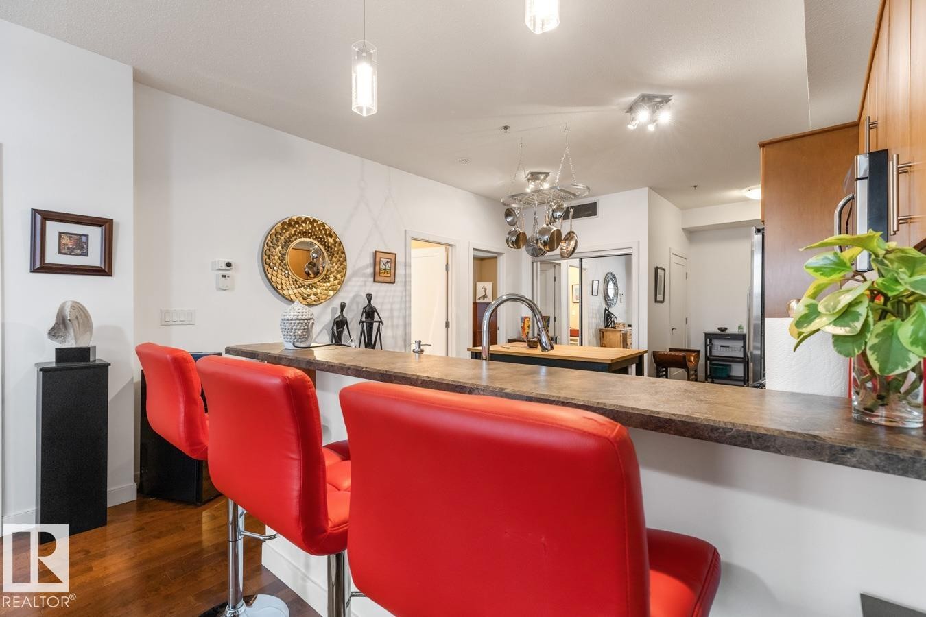 












406 10808 71 Avenue

,
Edmonton,




AB
T6E 0X7


