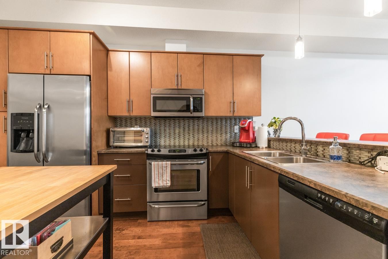 












406 10808 71 Avenue

,
Edmonton,




AB
T6E 0X7

