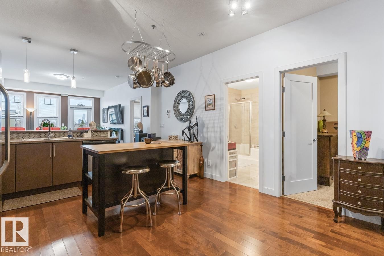












406 10808 71 Avenue

,
Edmonton,




AB
T6E 0X7

