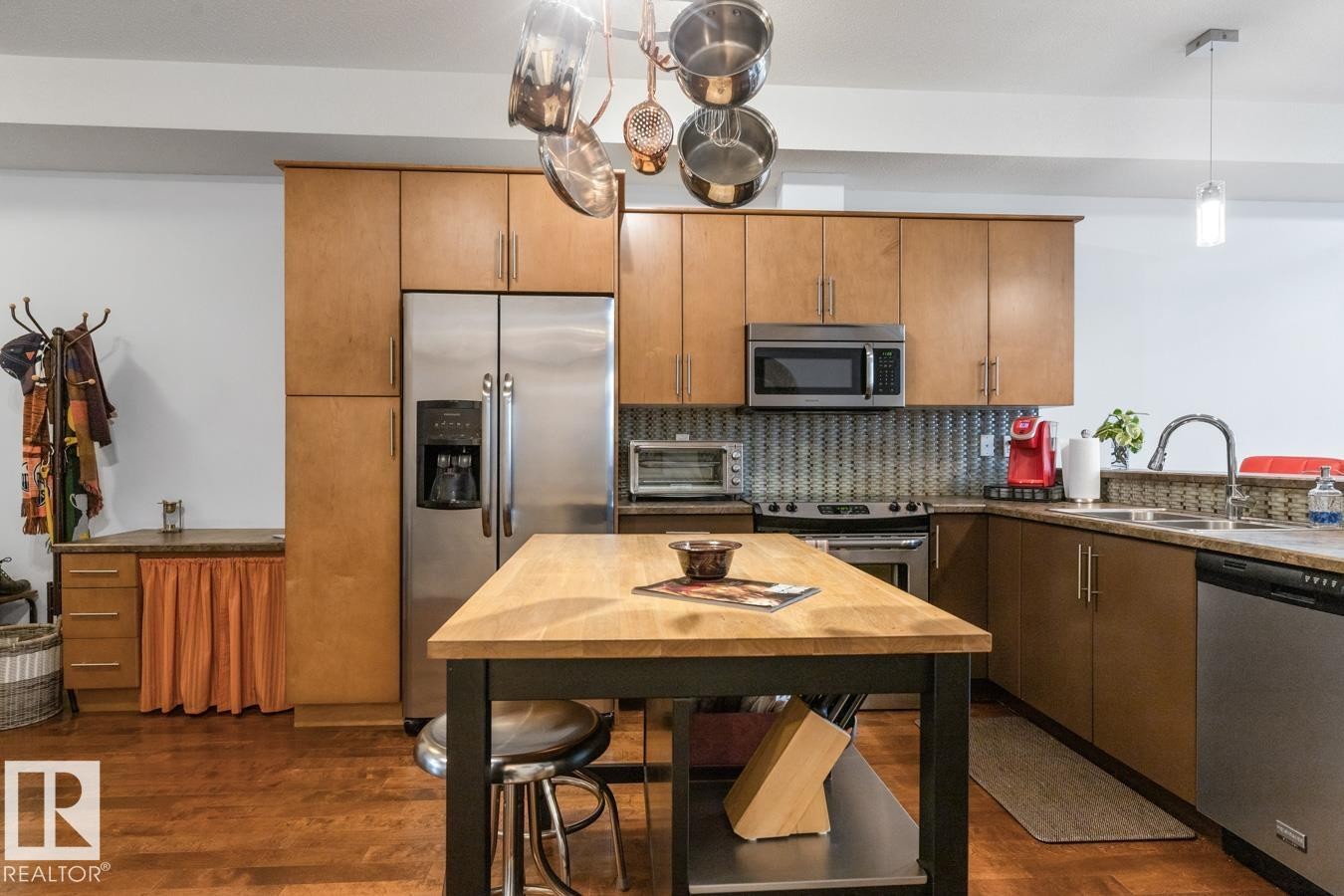 












406 10808 71 Avenue

,
Edmonton,




AB
T6E 0X7

