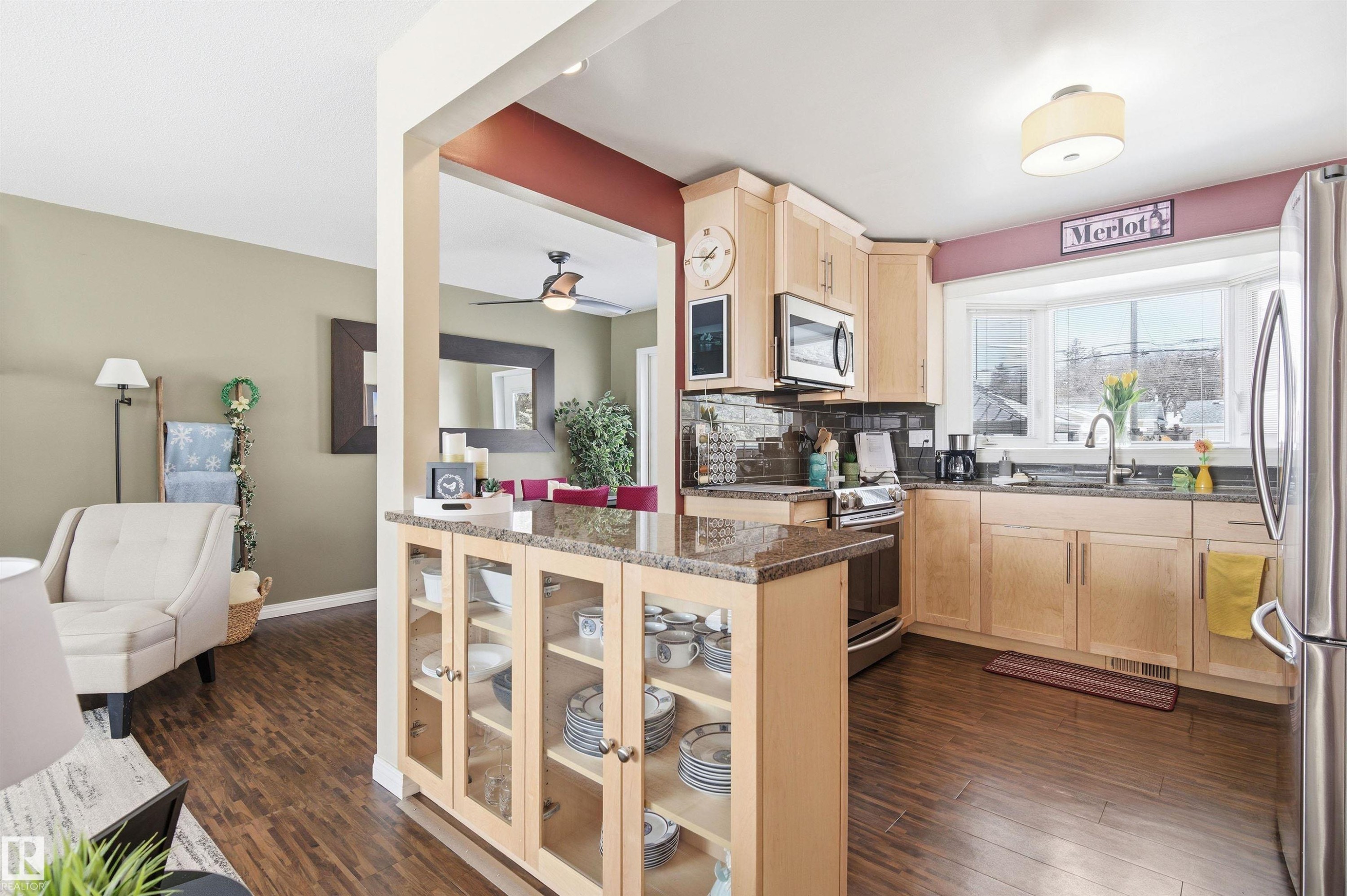 












5328 105B Street

,
Edmonton,




AB
T6H 2S3

