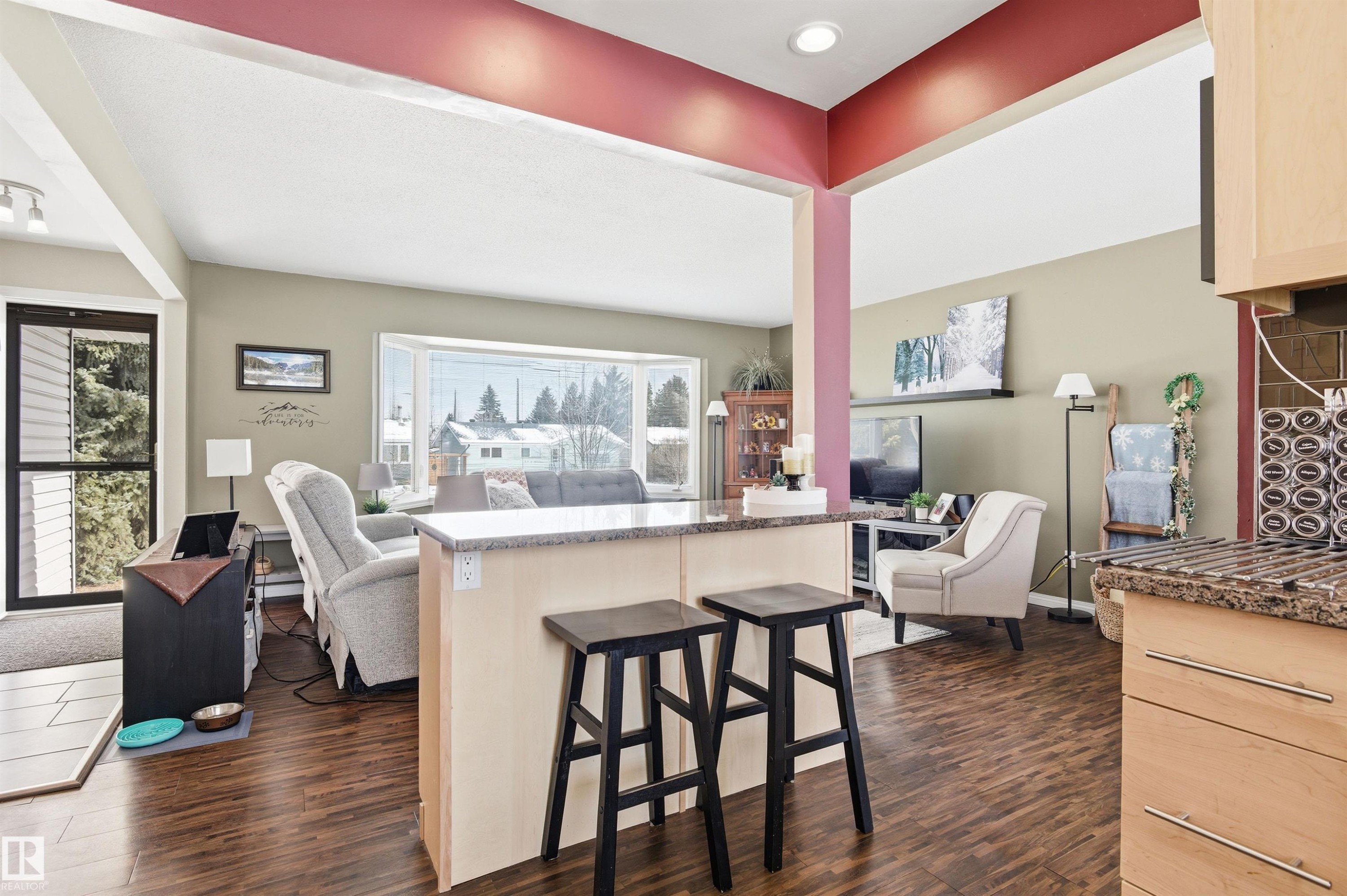 












5328 105B Street

,
Edmonton,




AB
T6H 2S3

