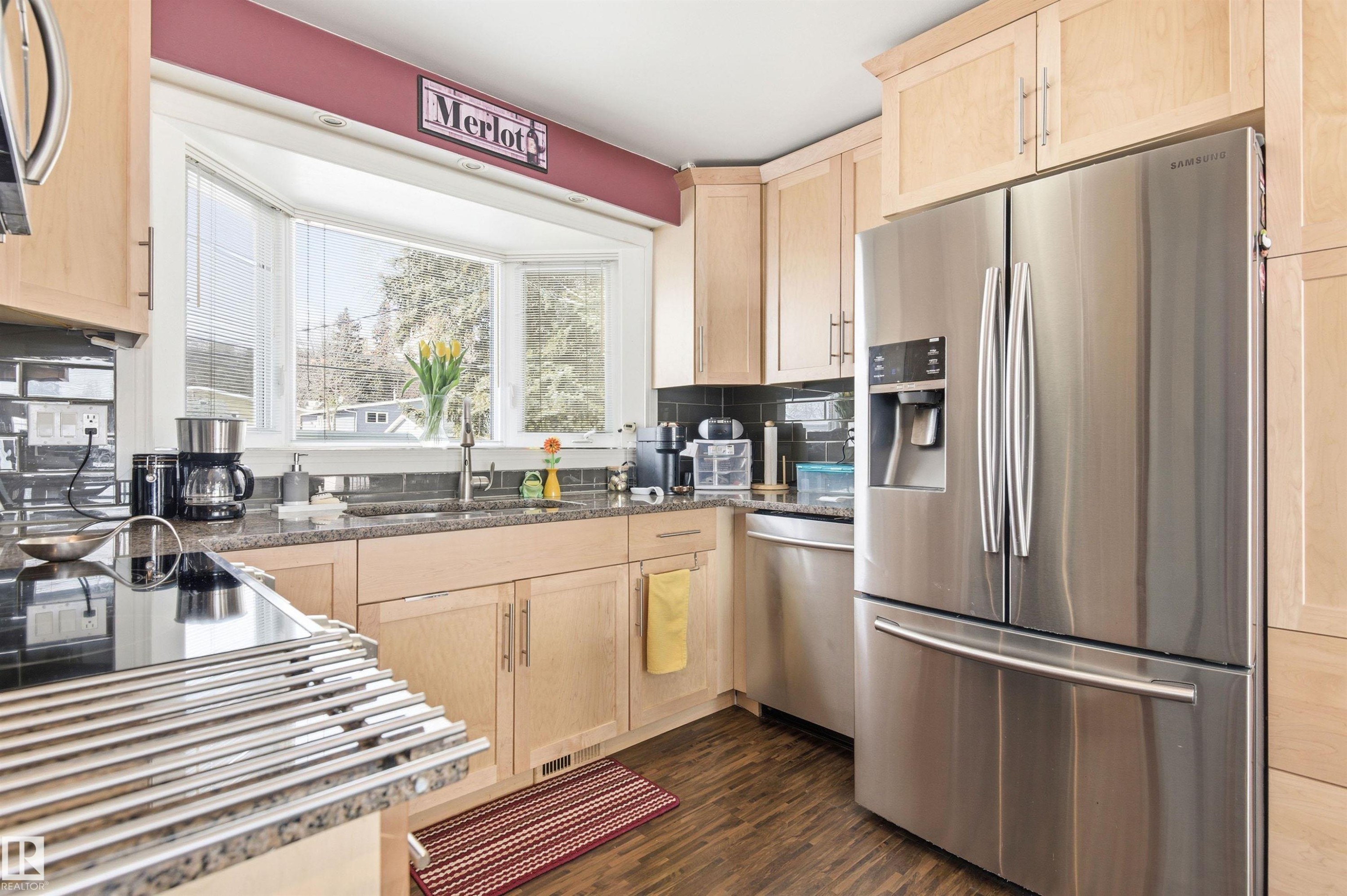 












5328 105B Street

,
Edmonton,




AB
T6H 2S3

