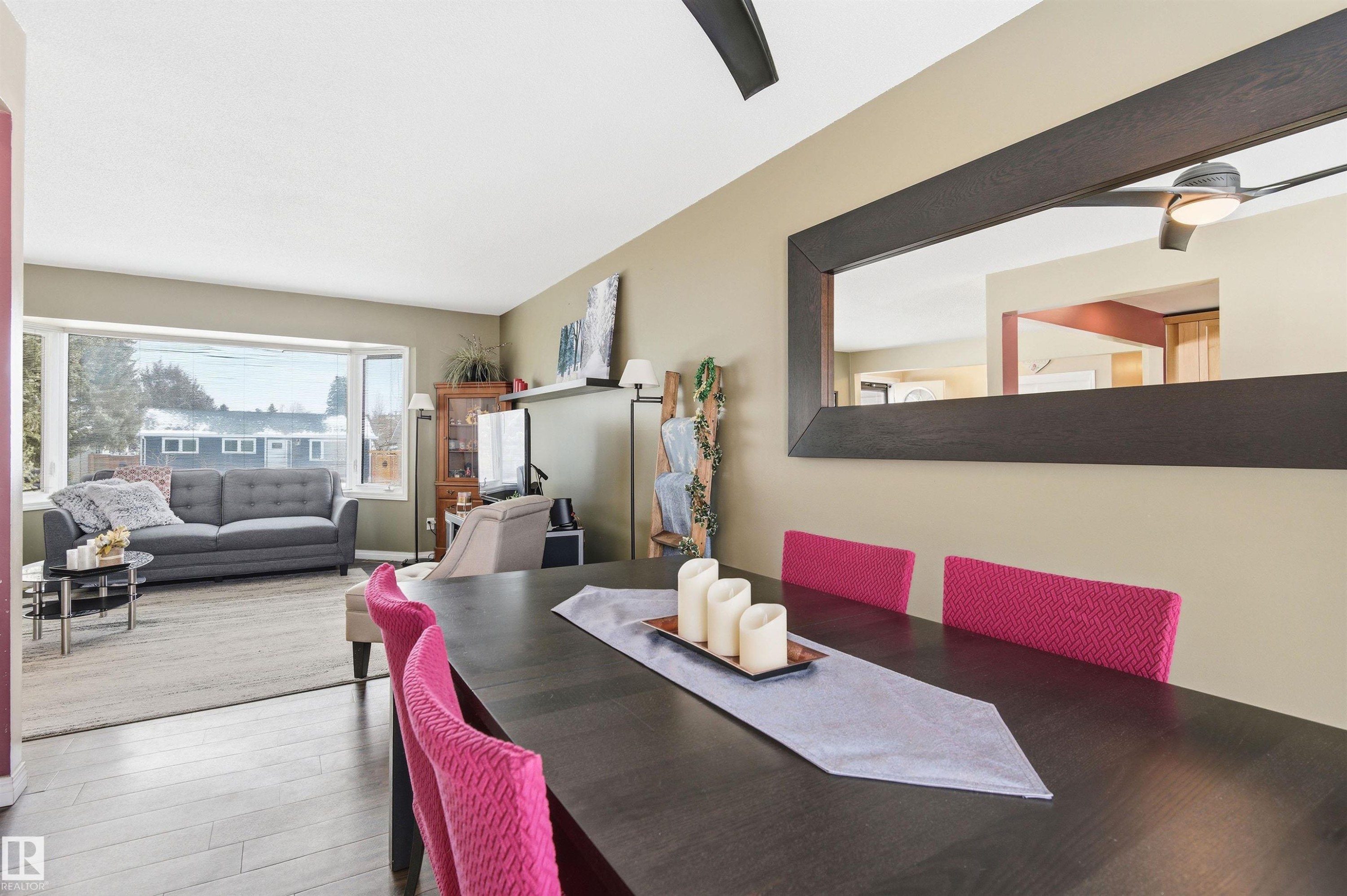 












5328 105B Street

,
Edmonton,




AB
T6H 2S3

