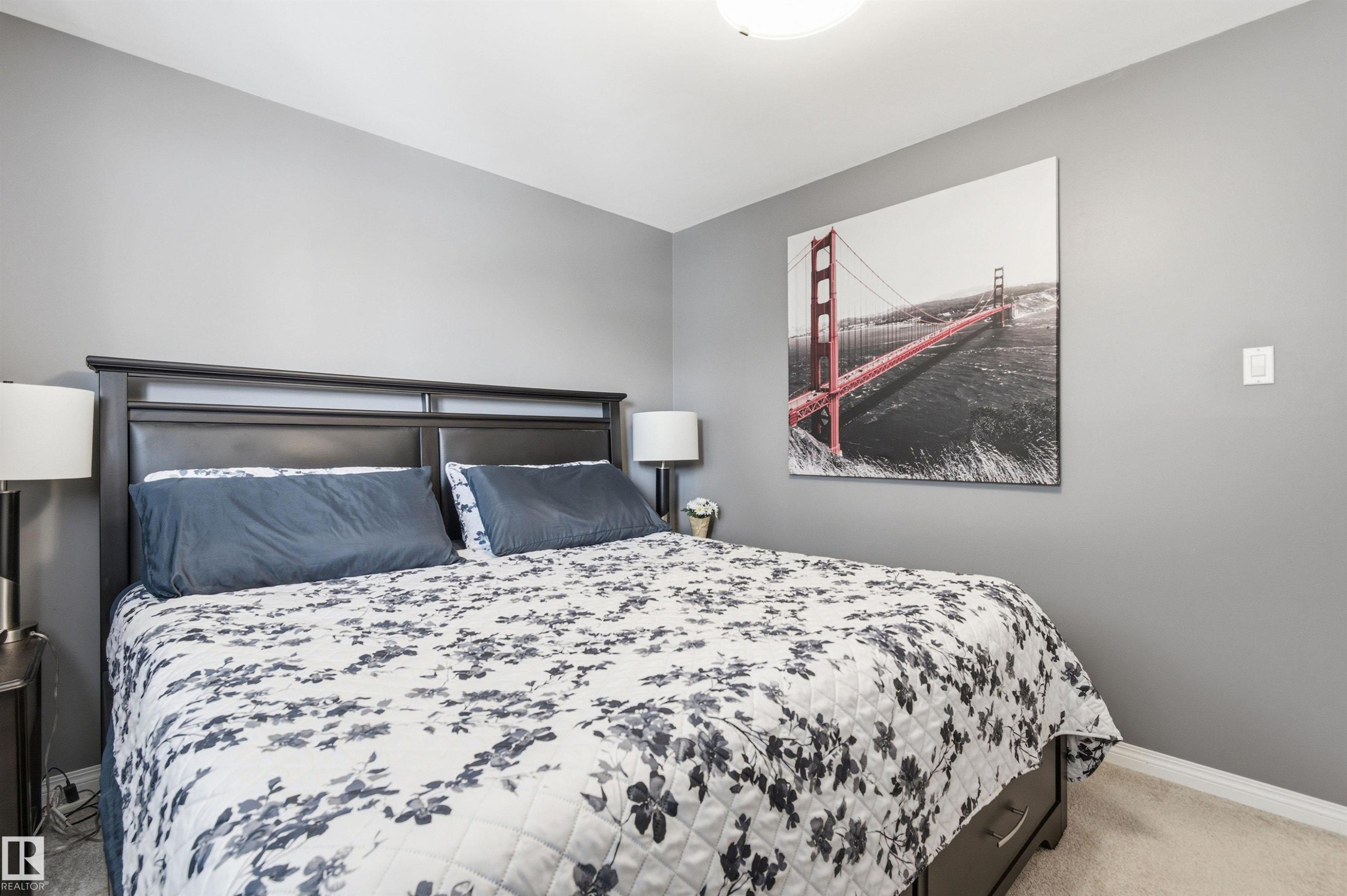 












5328 105B Street

,
Edmonton,




AB
T6H 2S3

