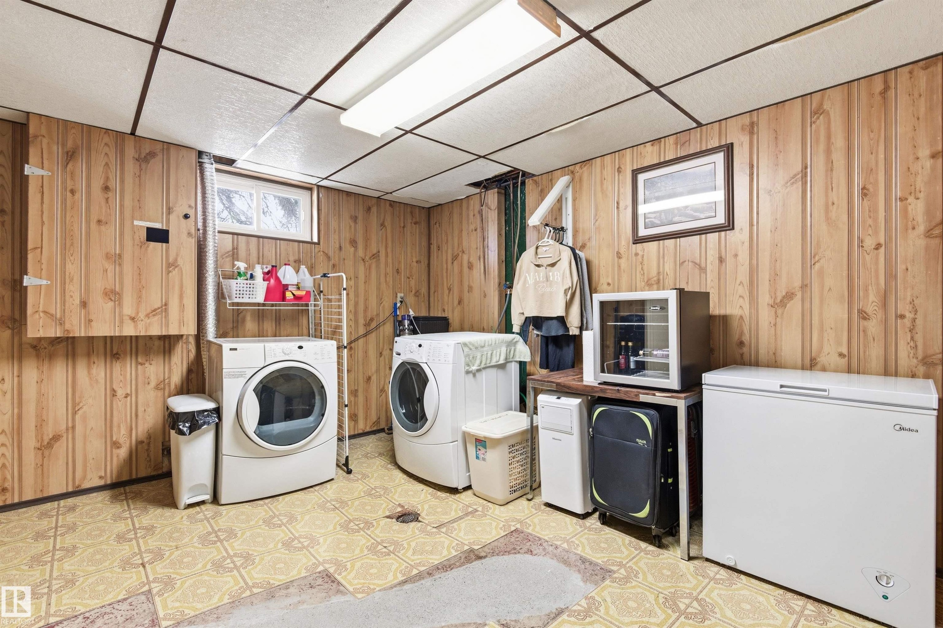 












5328 105B Street

,
Edmonton,




AB
T6H 2S3

