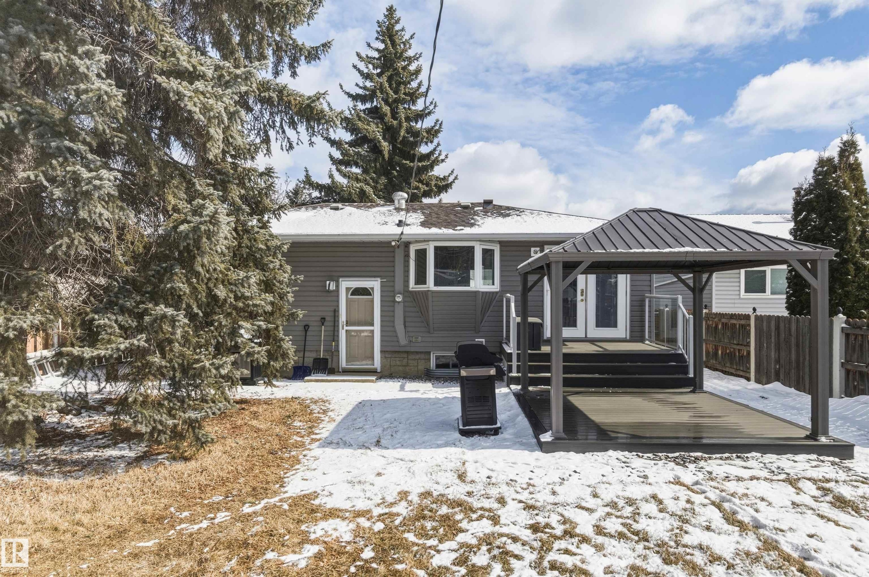 












5328 105B Street

,
Edmonton,




AB
T6H 2S3

