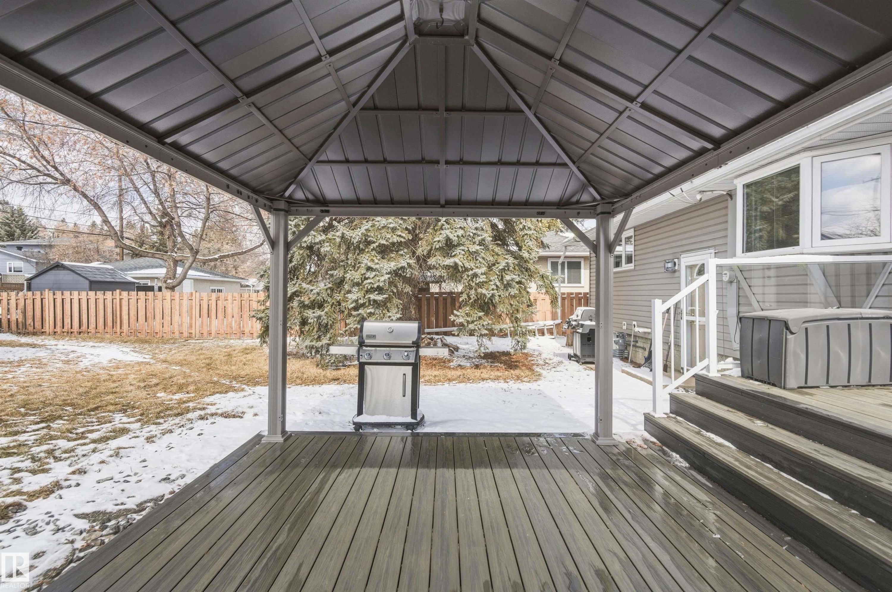 












5328 105B Street

,
Edmonton,




AB
T6H 2S3

