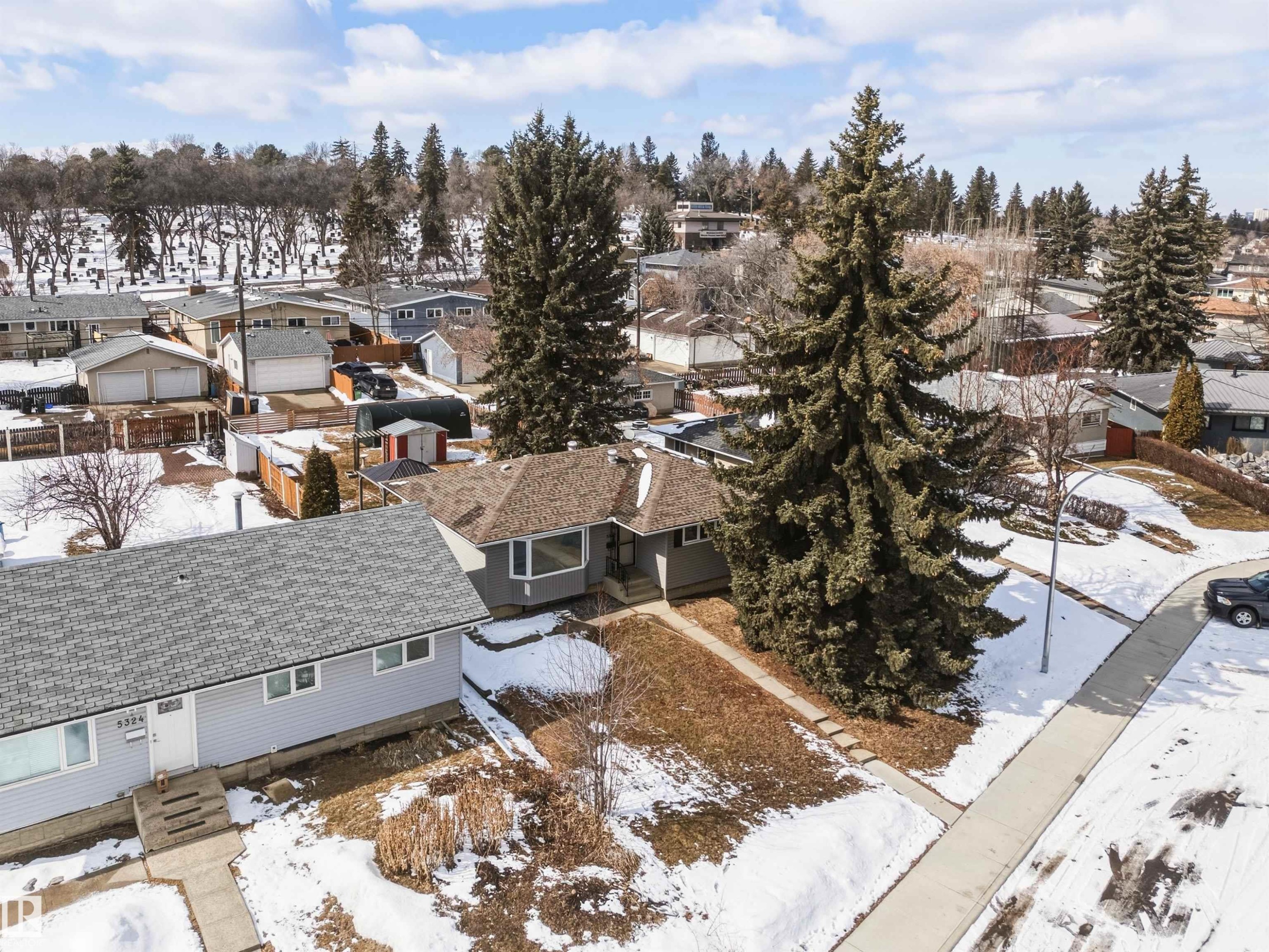 












5328 105B Street

,
Edmonton,




AB
T6H 2S3

