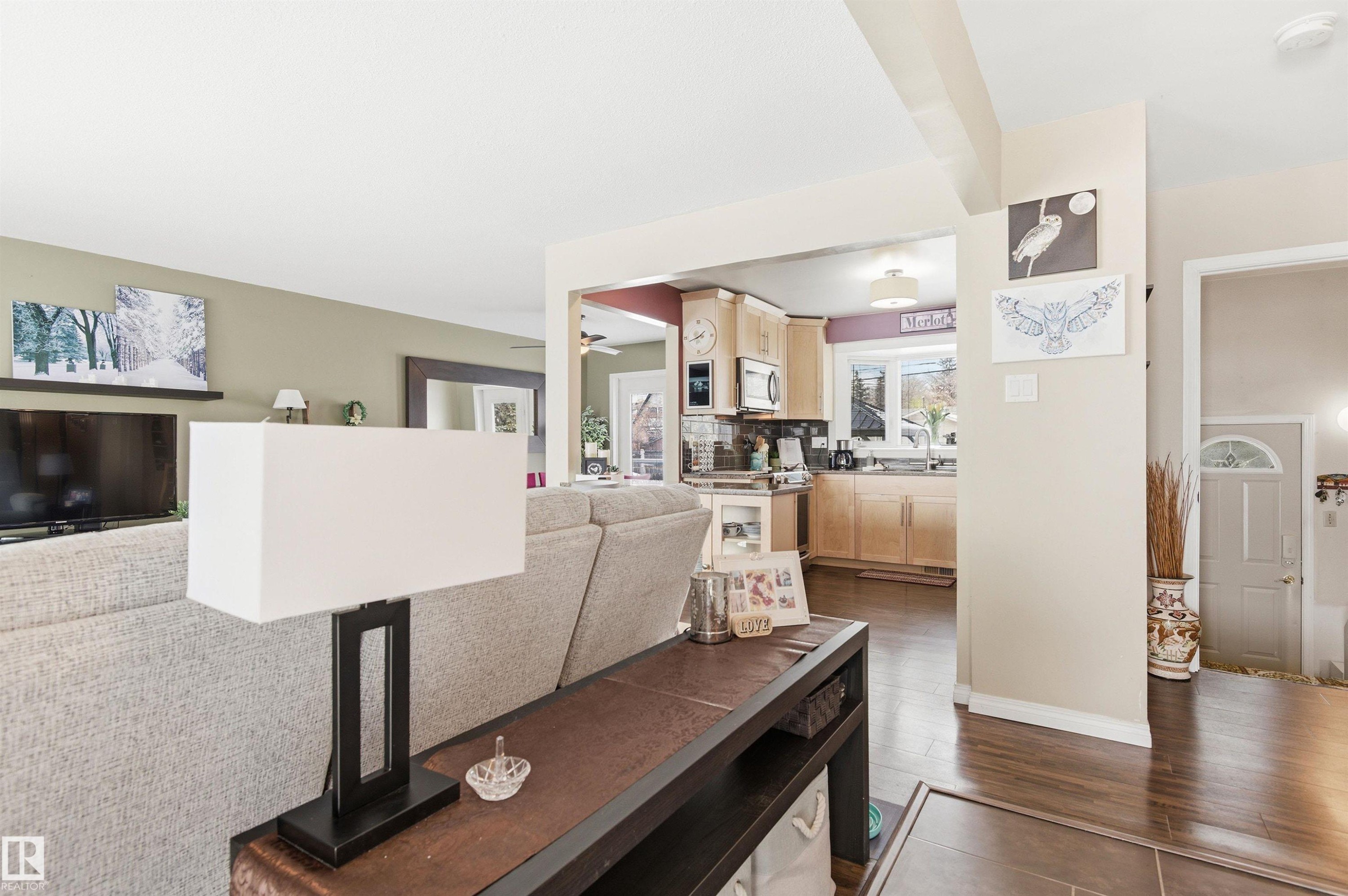 












5328 105B Street

,
Edmonton,




AB
T6H 2S3

