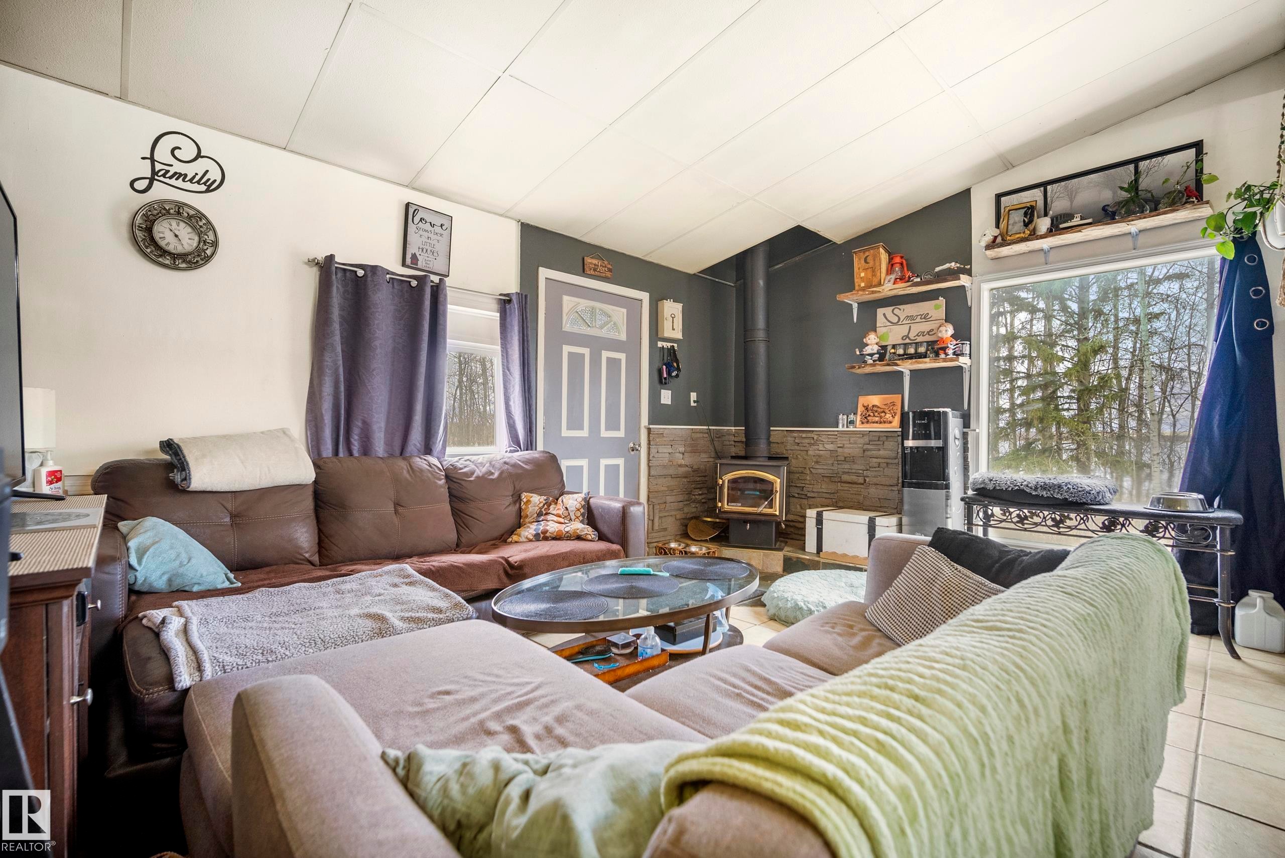 












106 52502 RGE ROAD 25

,
Rural Parkland County,




AB
T7Y 2M2

